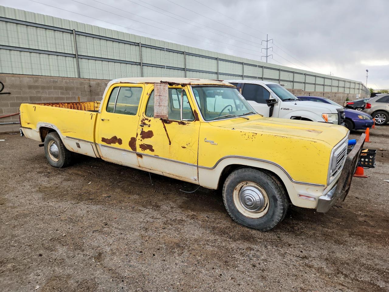 1973 Dodge D200 Yellow vin: D26BJ3S145103