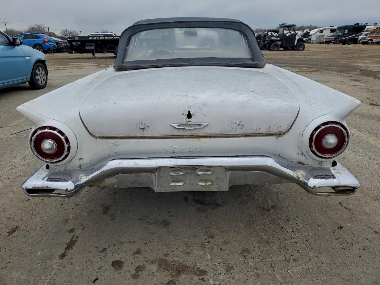 1957 Ford Thunderbir White vin: D7FH300072