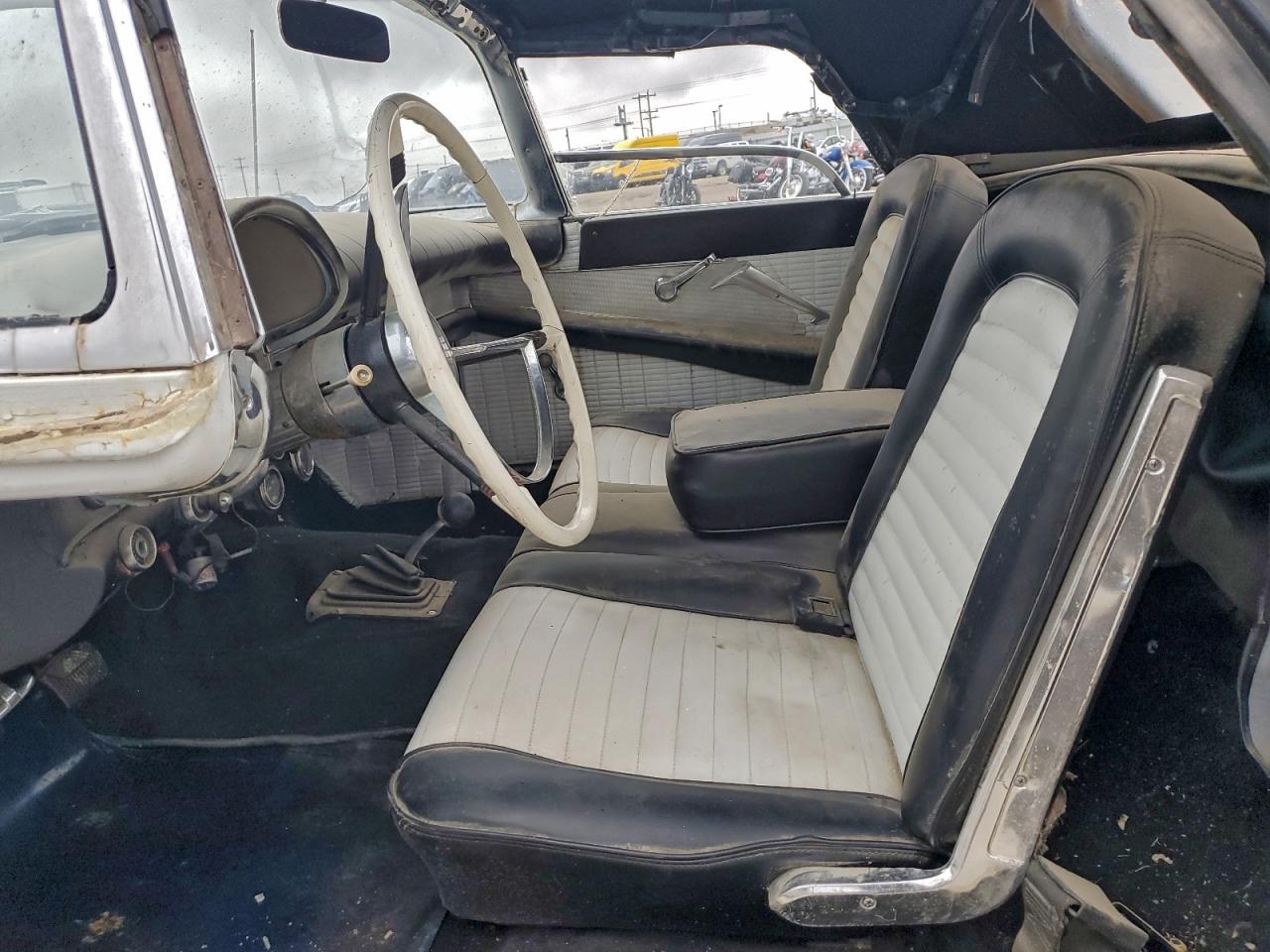 1957 Ford Thunderbir White vin: D7FH300072