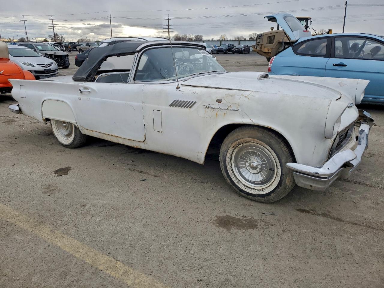 1957 Ford Thunderbir White vin: D7FH300072
