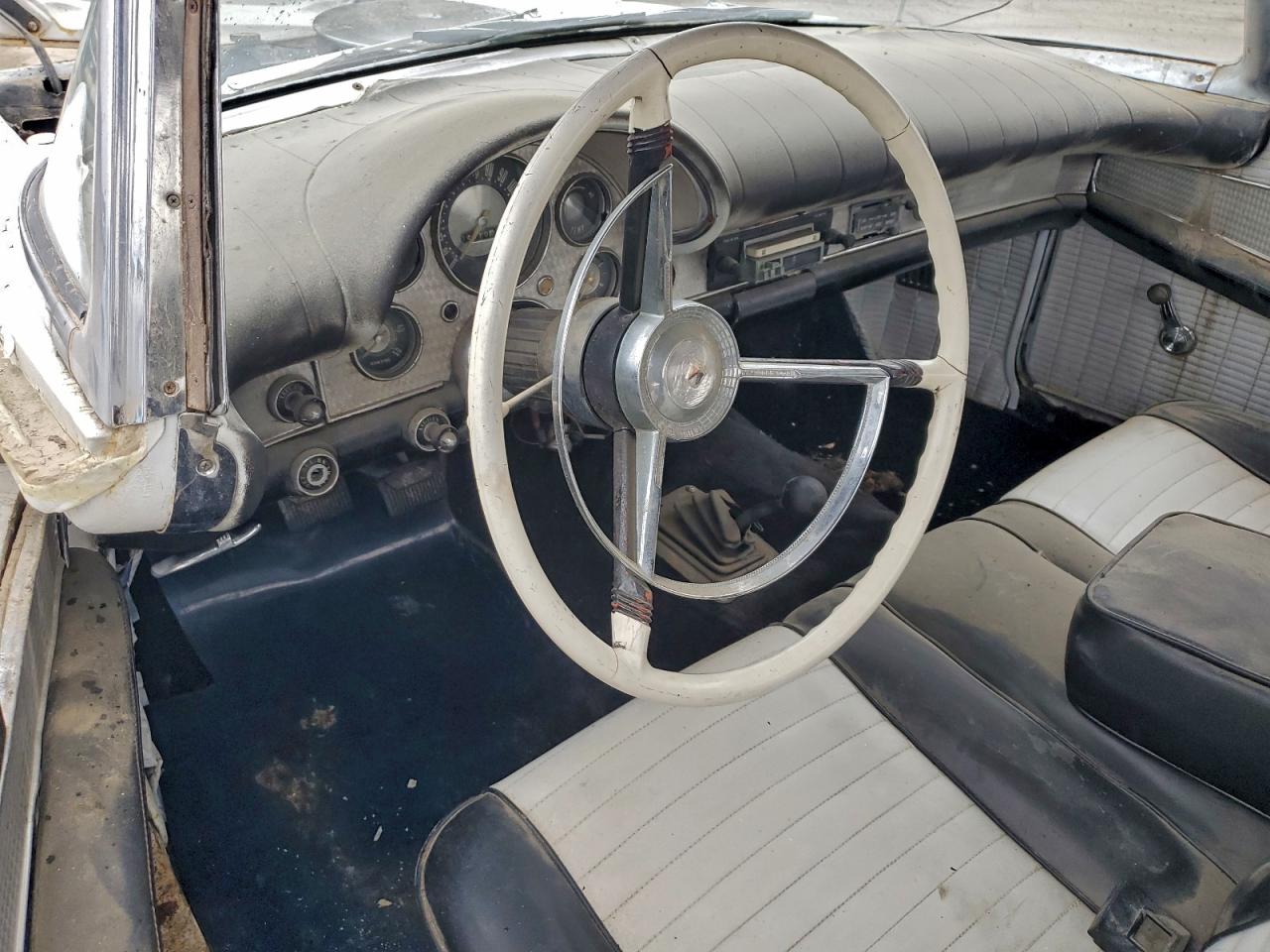 1957 Ford Thunderbir White vin: D7FH300072