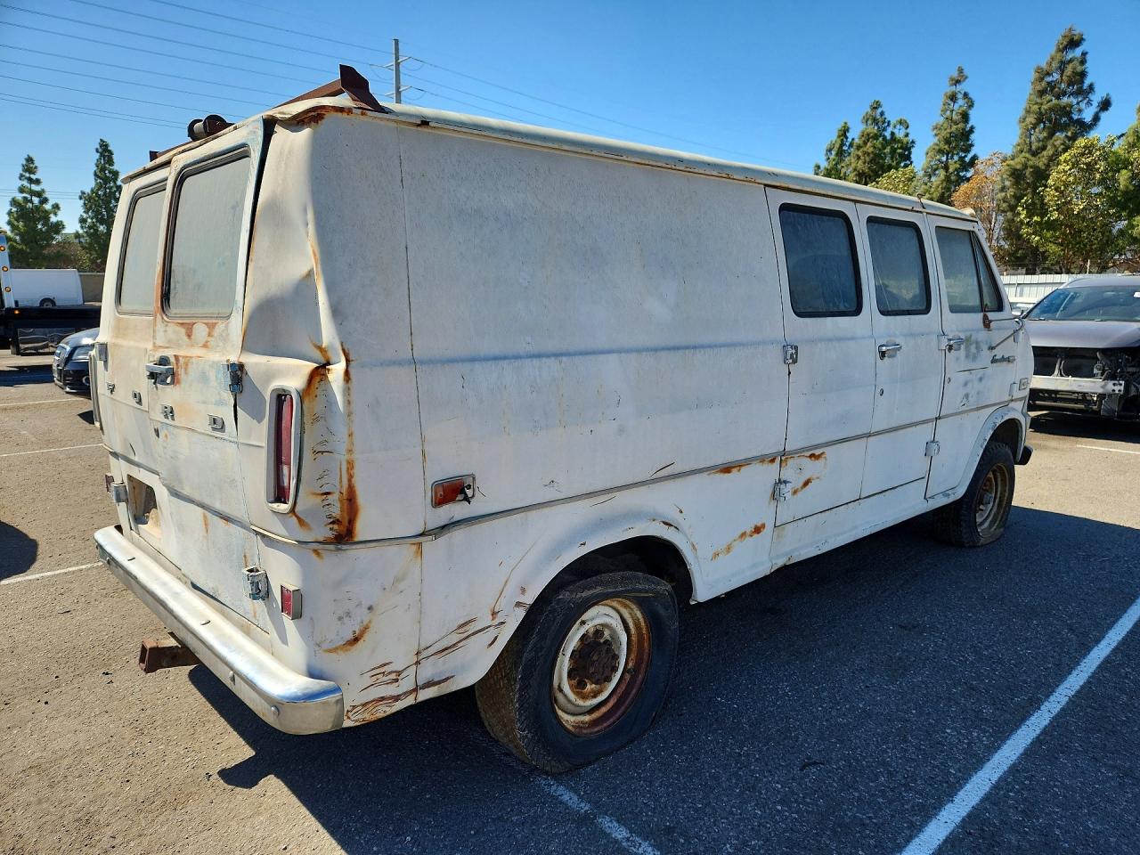 1971 Ford E-series White vin: E34GHL24770