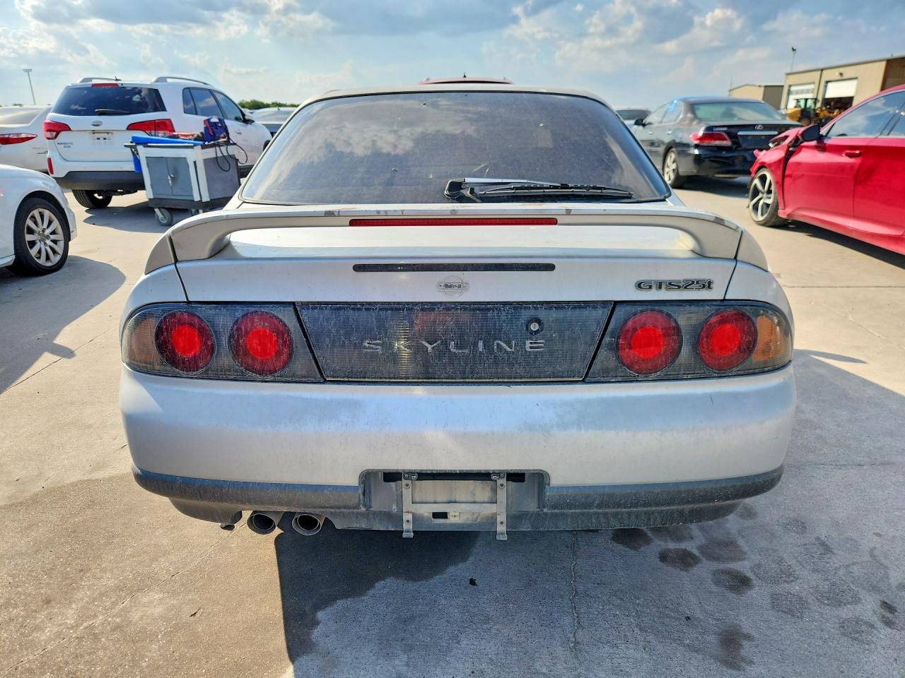 1994 Nissan Skyline Silver vin: ECR33030059