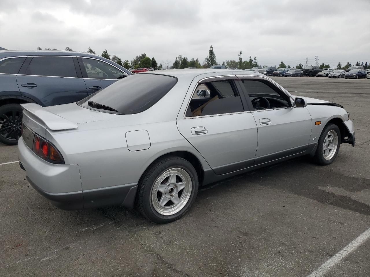 1994 Nissan Skyline Silver vin: ENR33002106