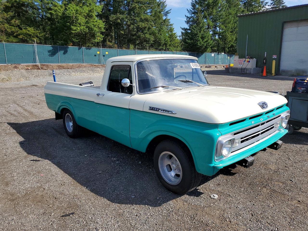 1962 Ford F-100 1/2 Ton Two Tone vin: F10CR280490