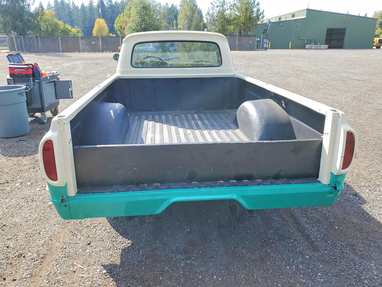 1962 Ford F-100 1/2 Ton Two Tone vin: F10CR280490
