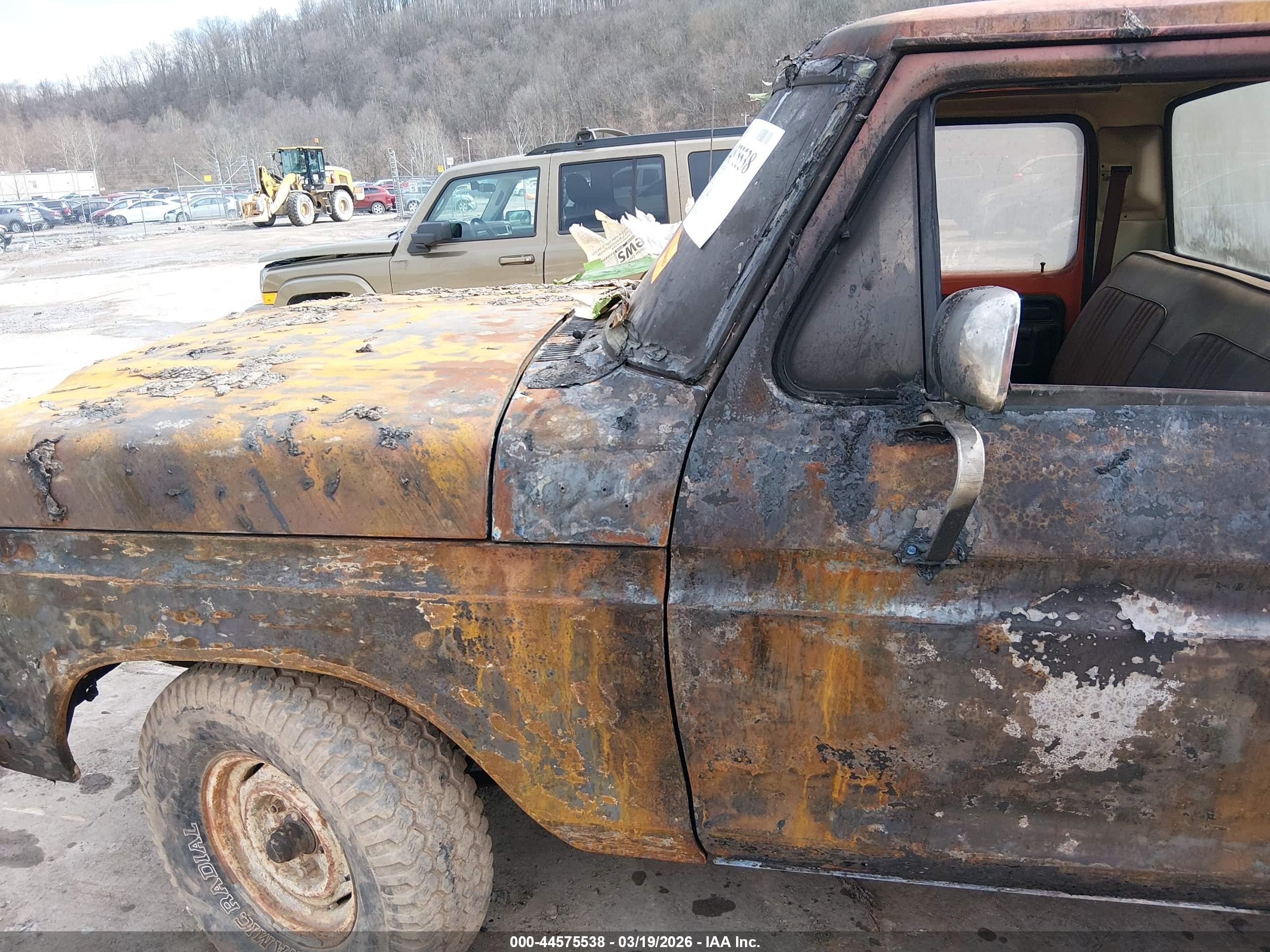 1979 Ford F100   Оранжевый vin: F10GCEC6366      