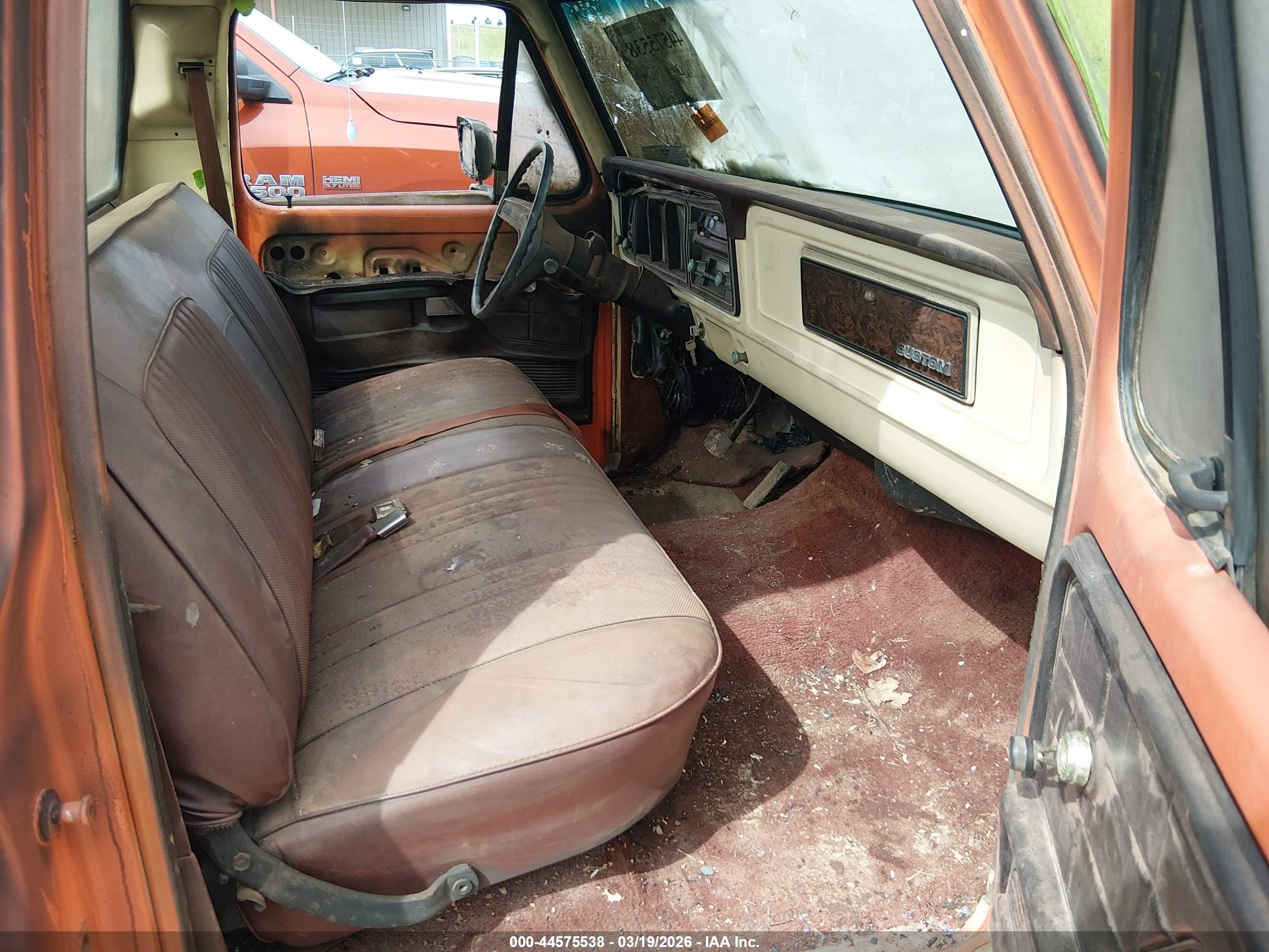 1979 Ford F100   Оранжевый vin: F10GCEC6366      