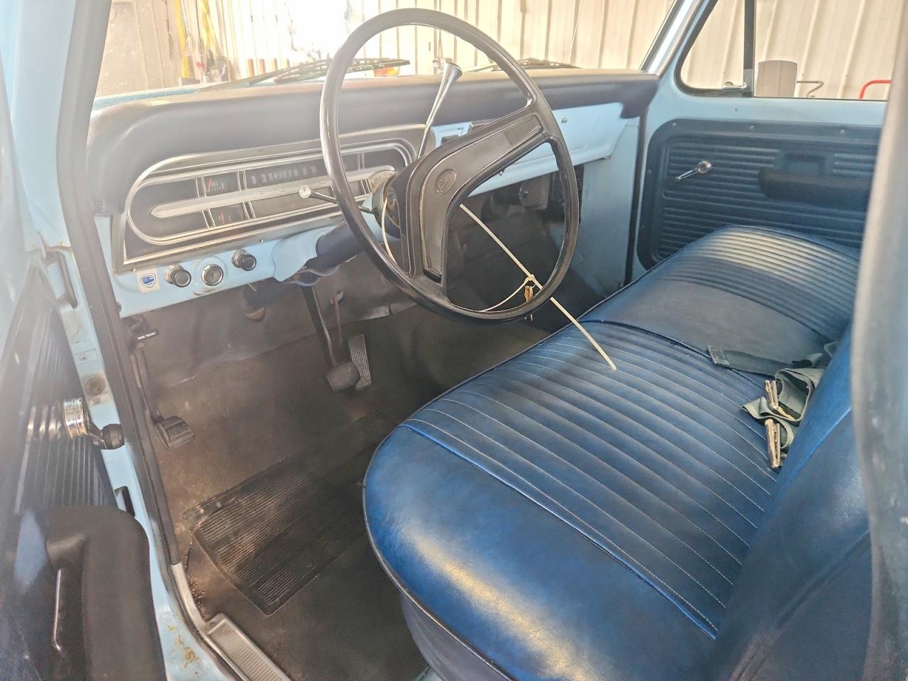 1972 Ford F100 Two Tone vin: F10GPP21590
