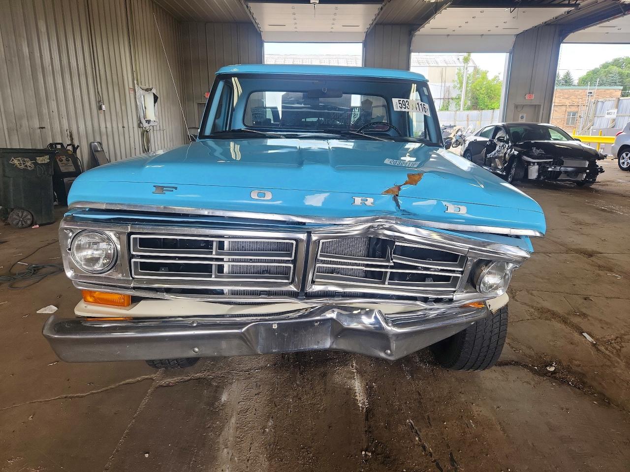 1972 Ford F100 Two Tone vin: F10GPP21590