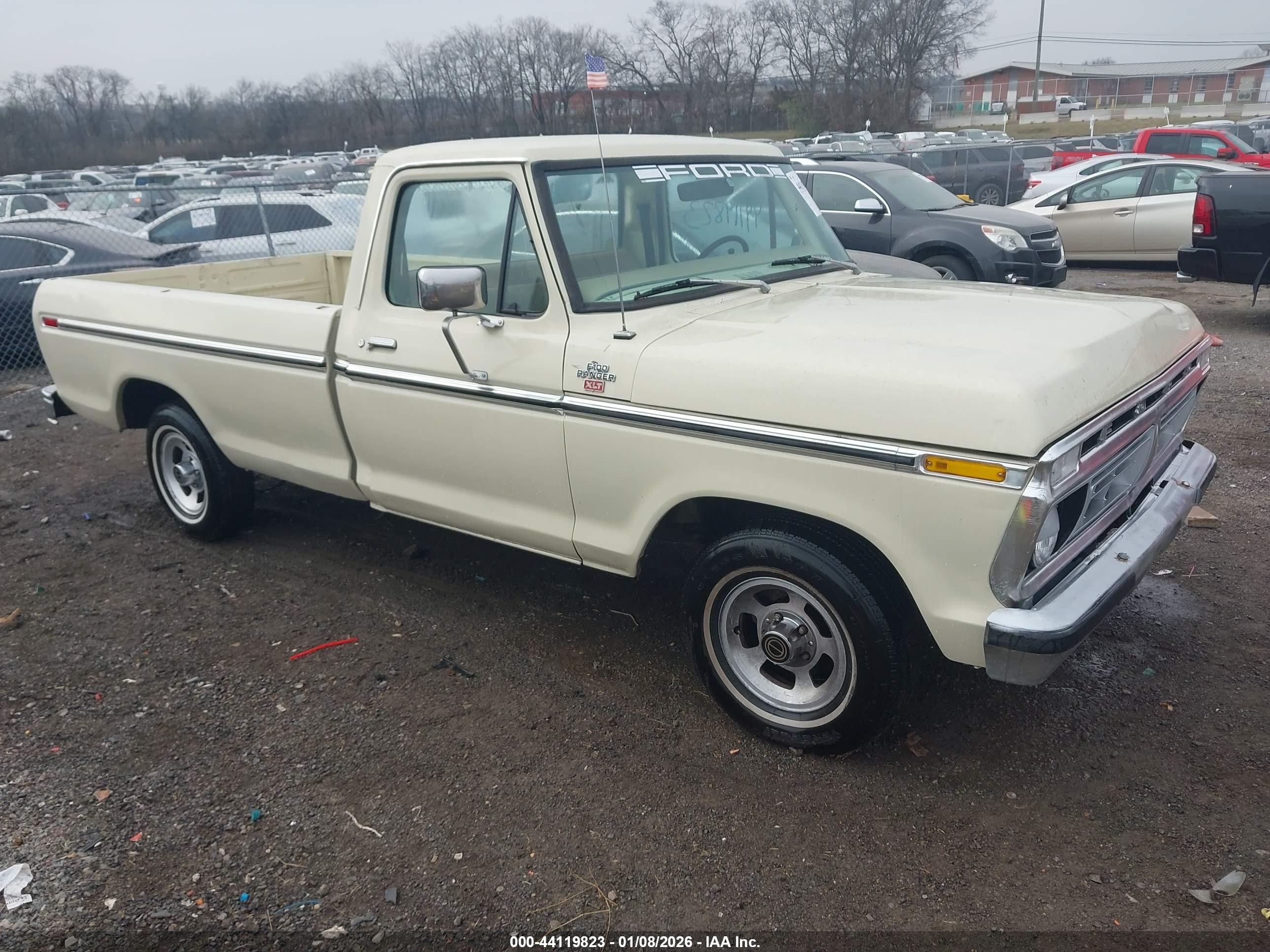 1979 Ford F100   Кремовый vin: F10HNDH6076      