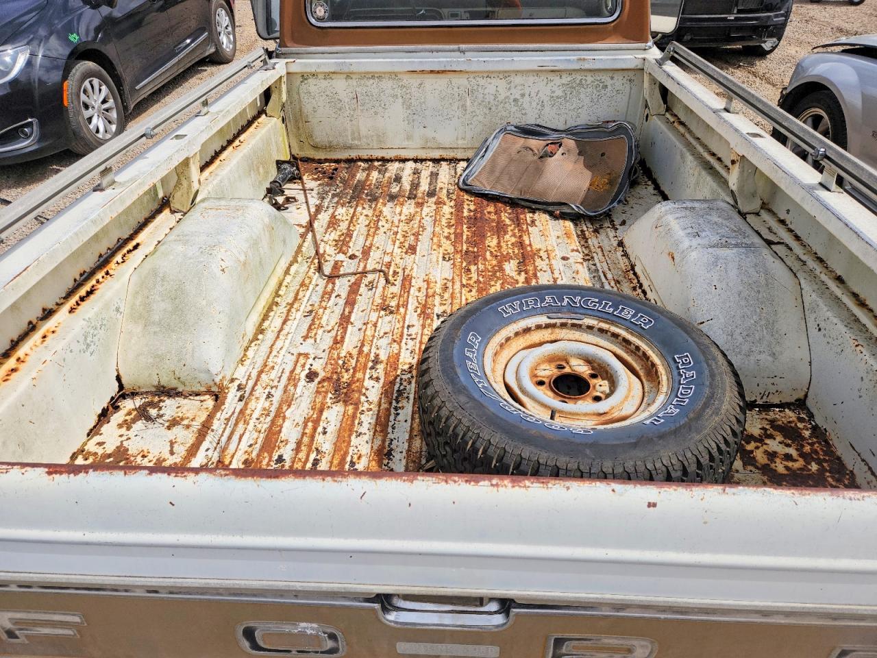 1972 Ford F100 Two Tone vin: F10JK40602