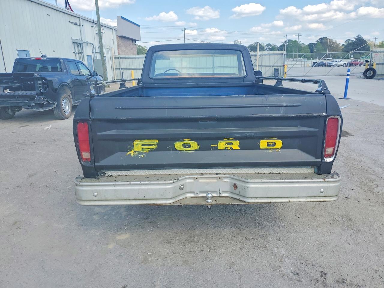 1974 Ford F-100 1/2 Ton Коричневый vin: F10YLT69945