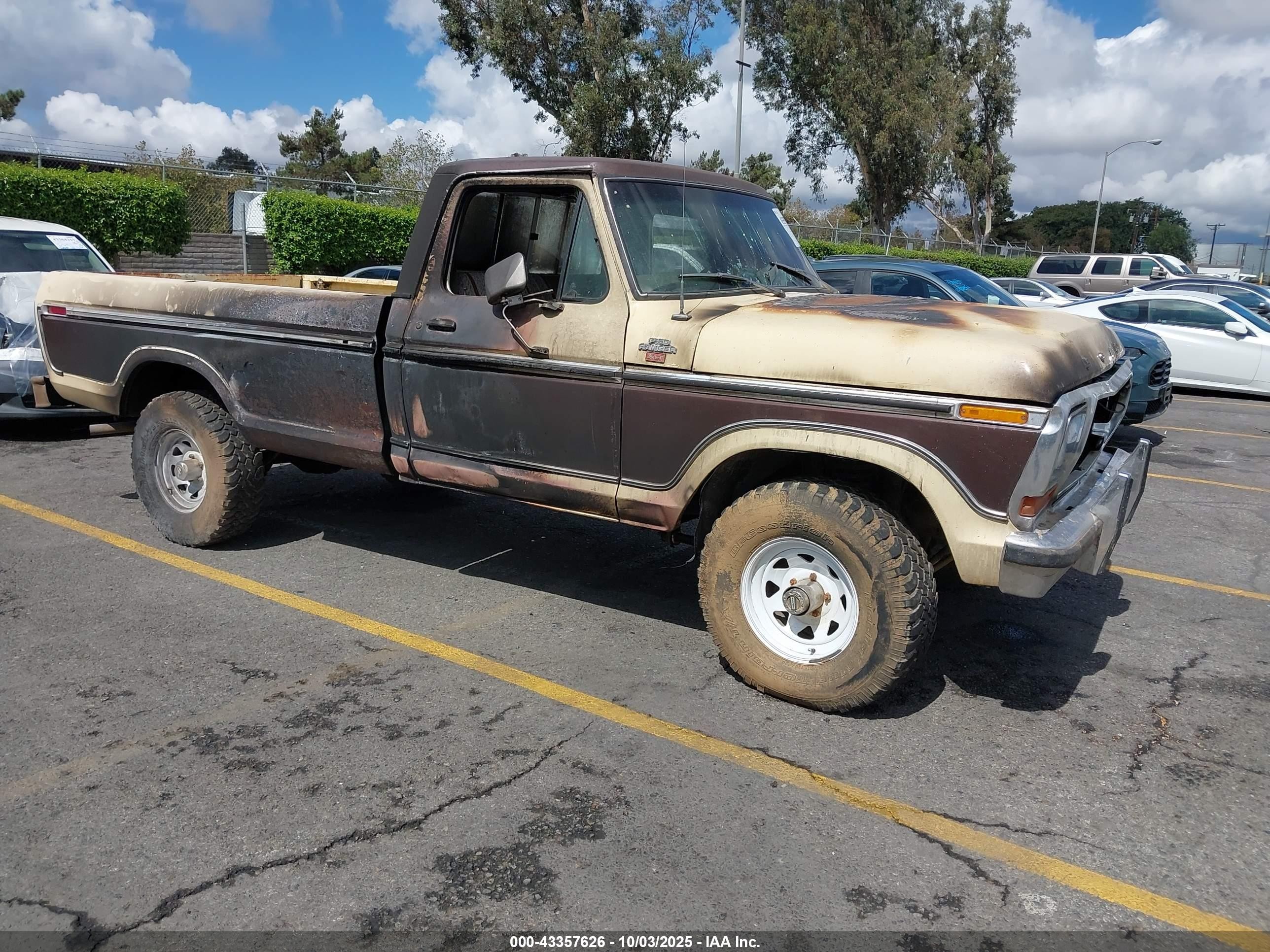 1979 Ford F150   Yellow vin: F14HRDG7003      