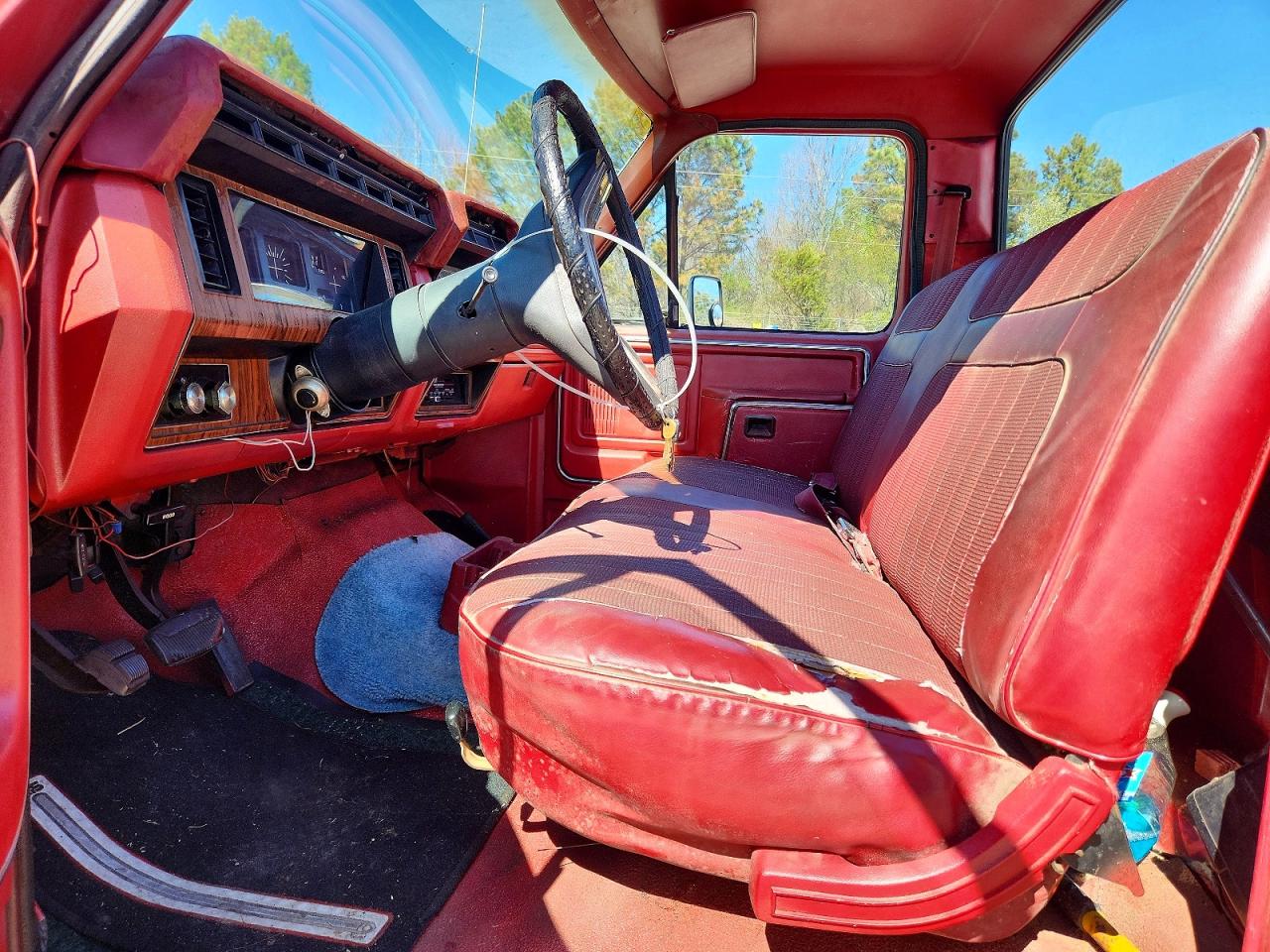 1980 Ford F150 Red vin: F15ENHD7556
