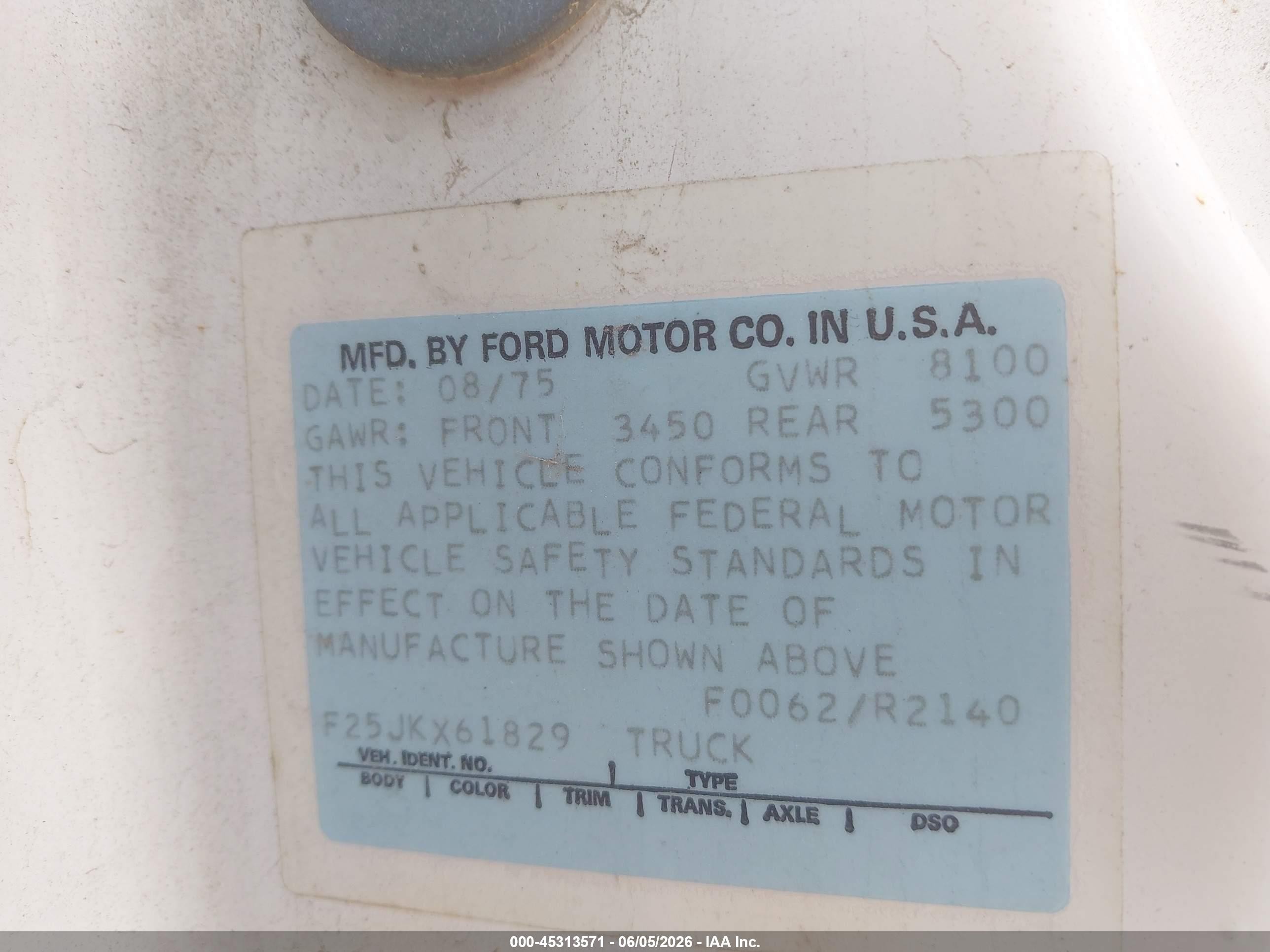 1975 Ford F-250 White vin: F25JKX61829