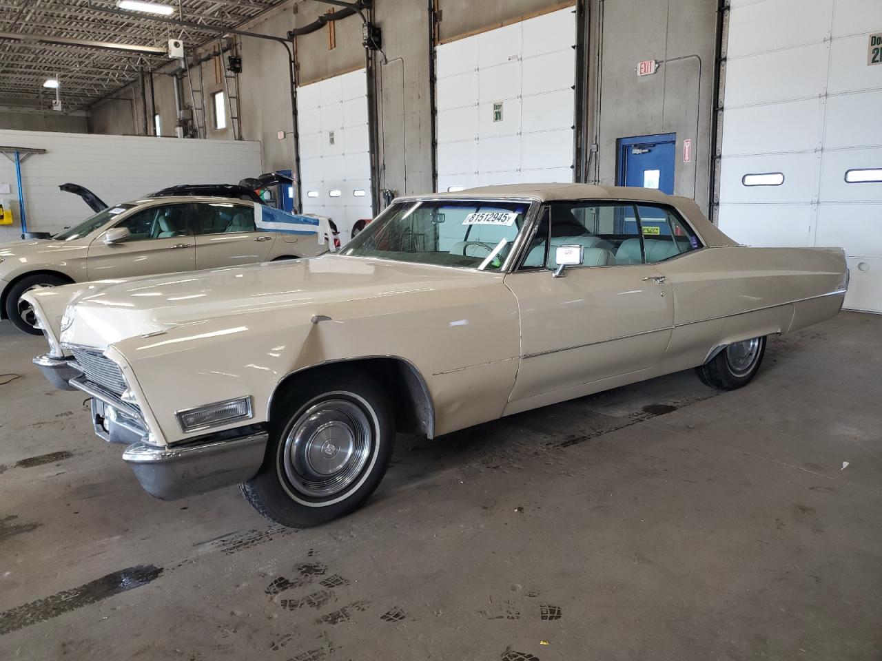 1968 Cadillac Deville Beige vin: F8296486