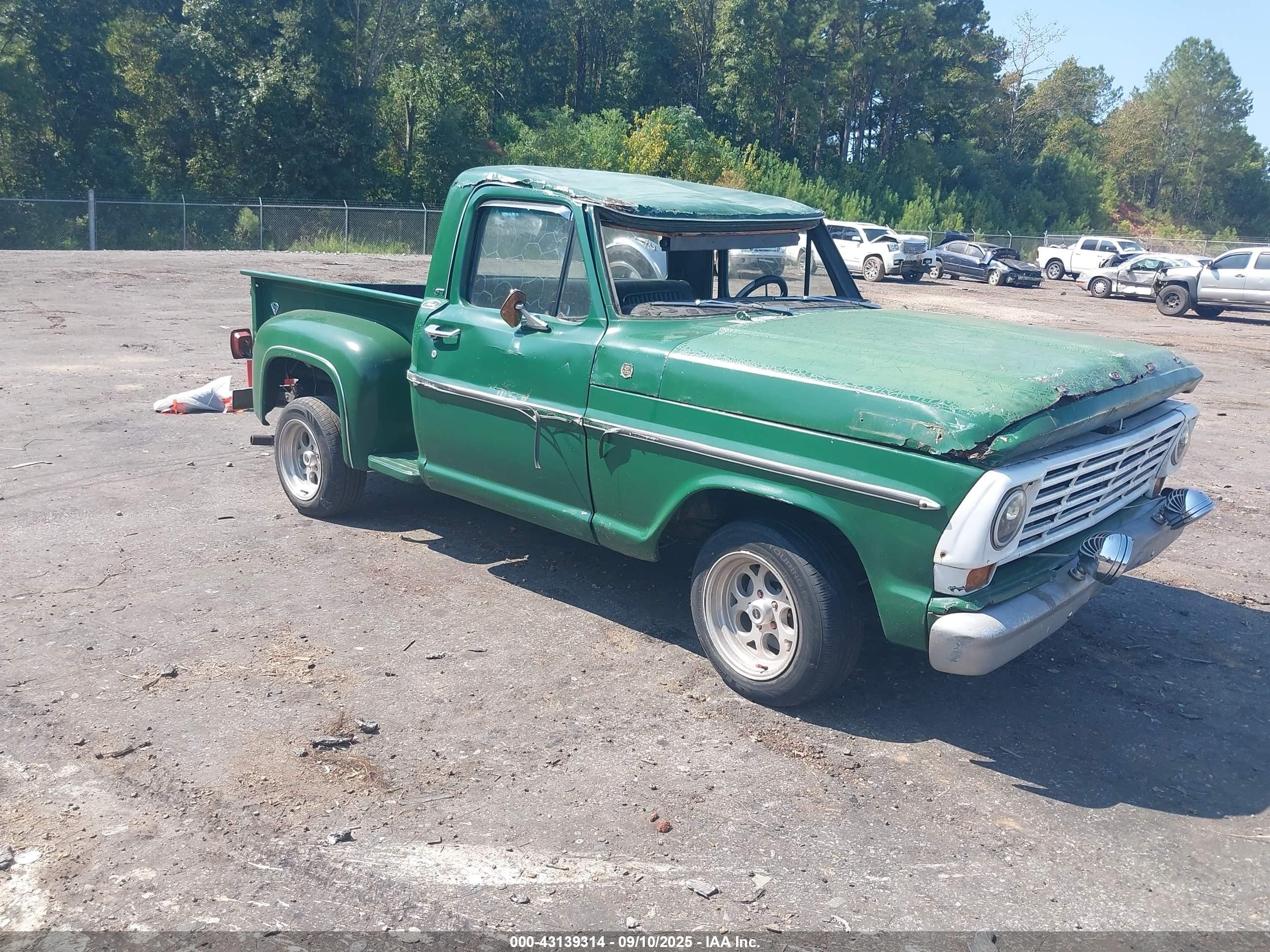 1967 Ford F100   Зеленый vin: FA7FT2002E2      