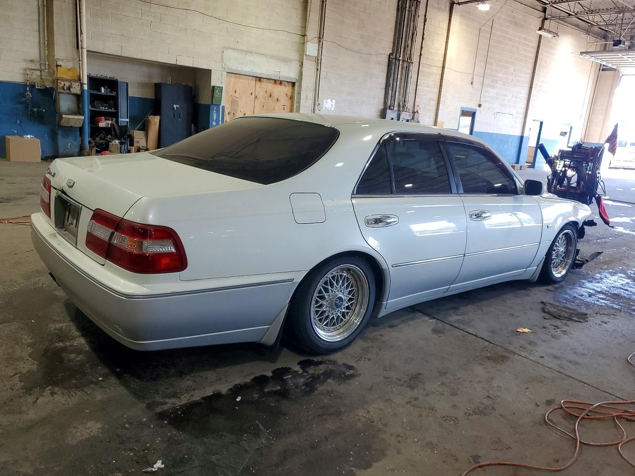 1997 Nissan Cima White vin: FGY33120727