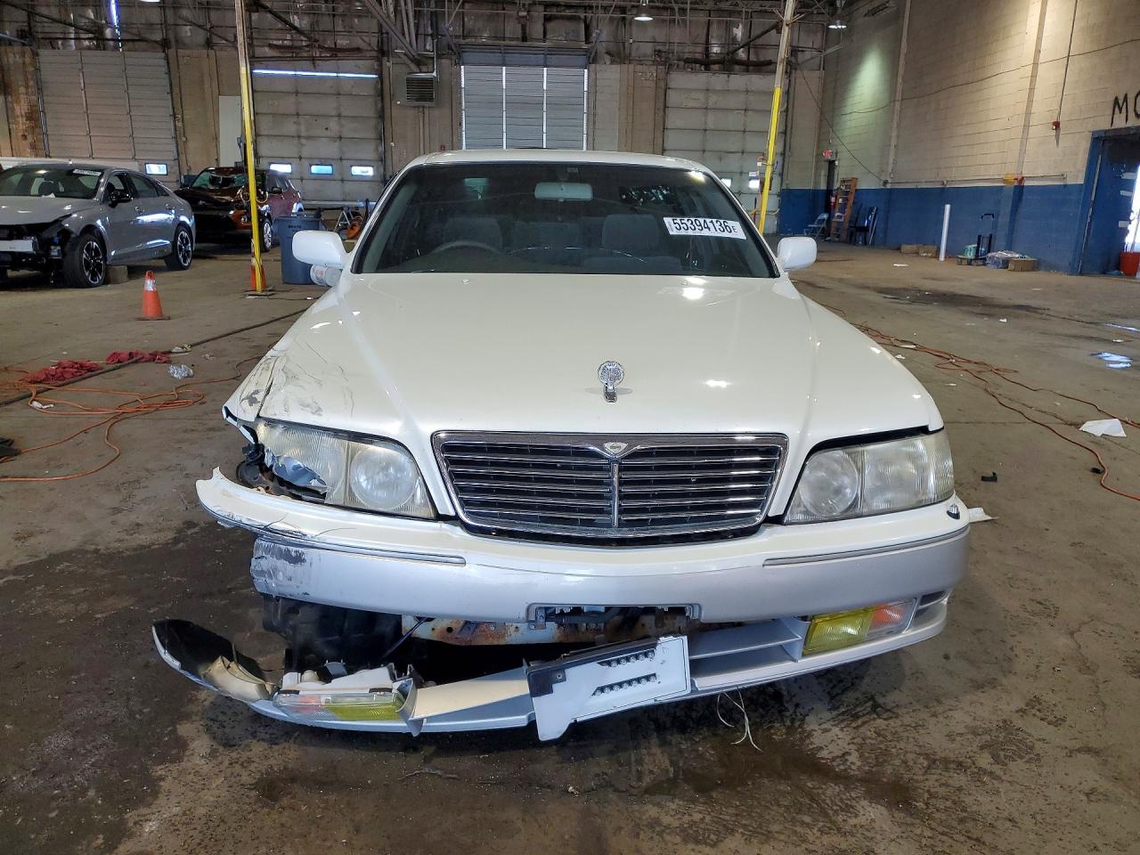 1997 Nissan Cima White vin: FGY33120727