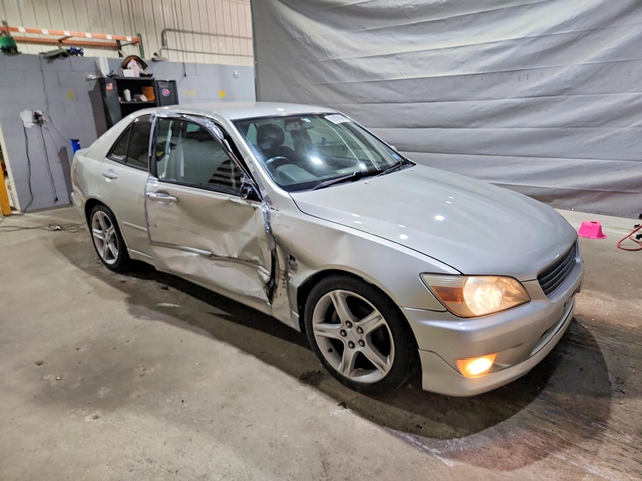 1999 Toyota Altecza Серебряный vin: GXE100027935
