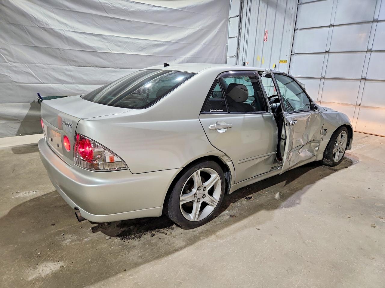 1999 Toyota Altecza Серебряный vin: GXE100027935