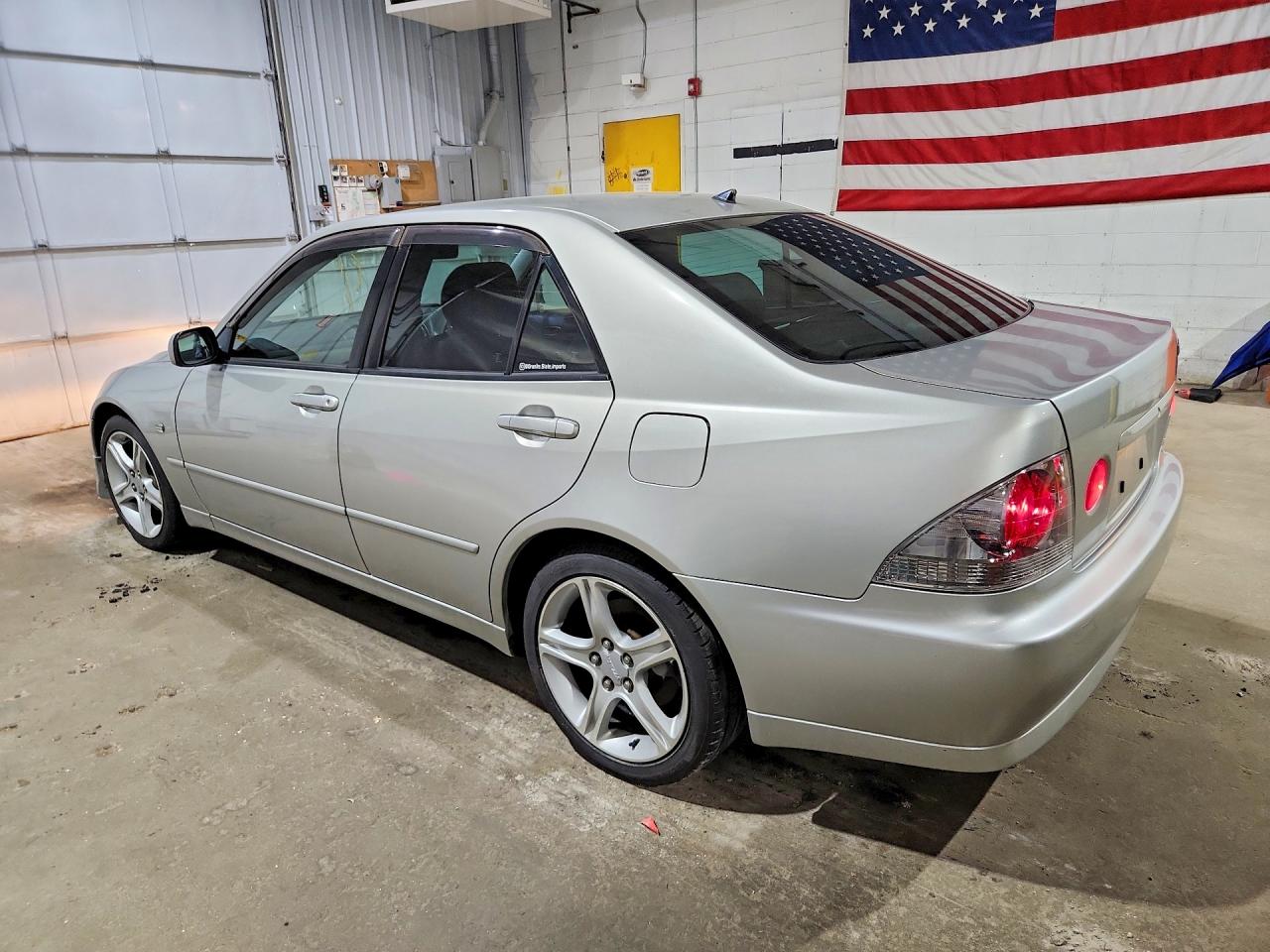 1999 Toyota Altecza Серебряный vin: GXE100027935