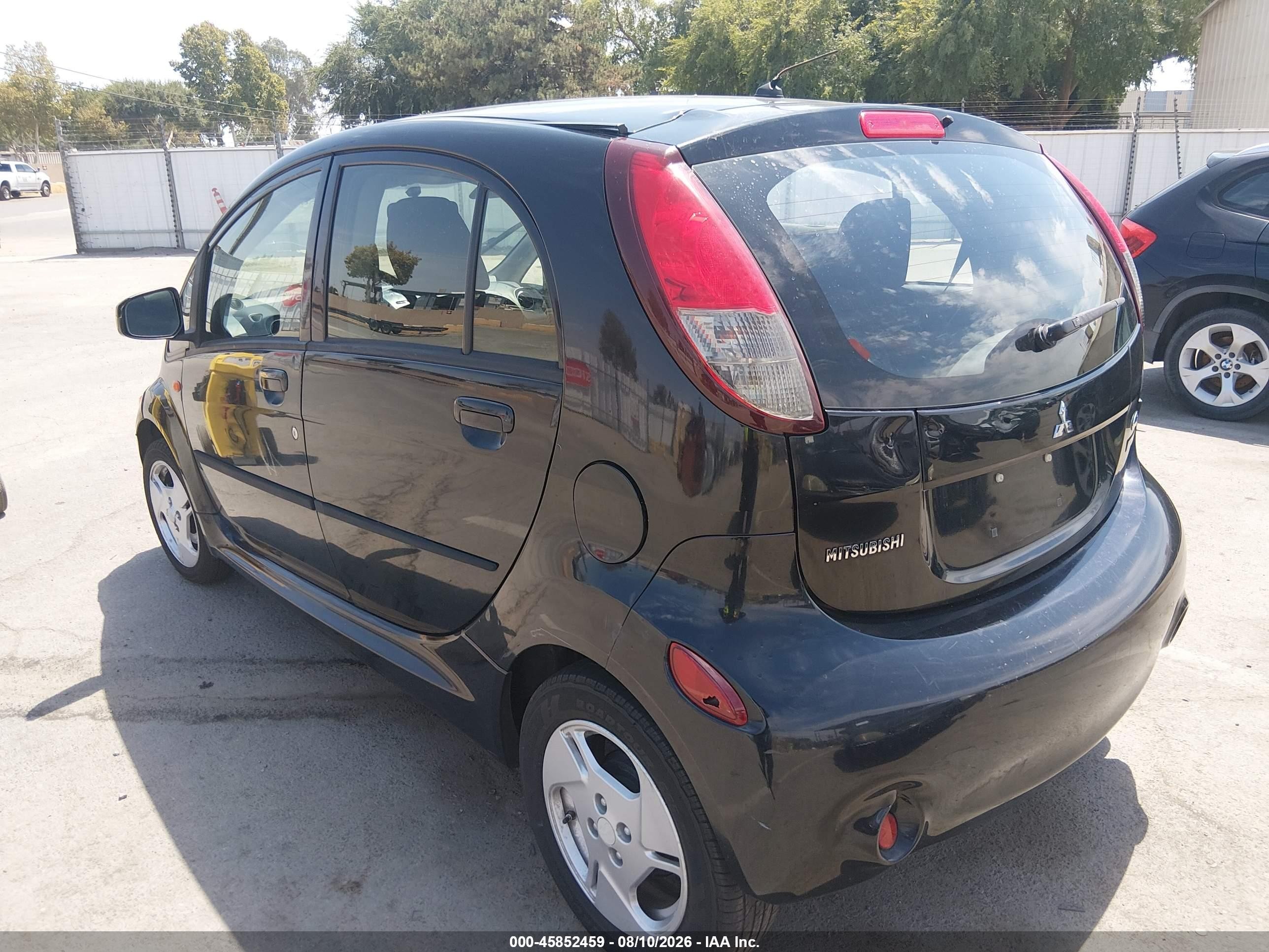 2012 Mitsubishi I-miev Es/se White vin: JA3215H17CU011461