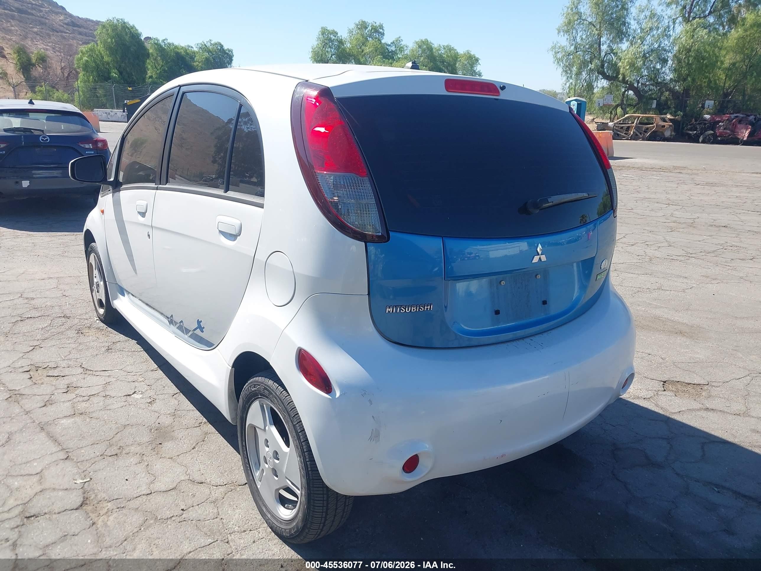 2012 Mitsubishi I-miev Es/se White vin: JA3215H18CU020380
