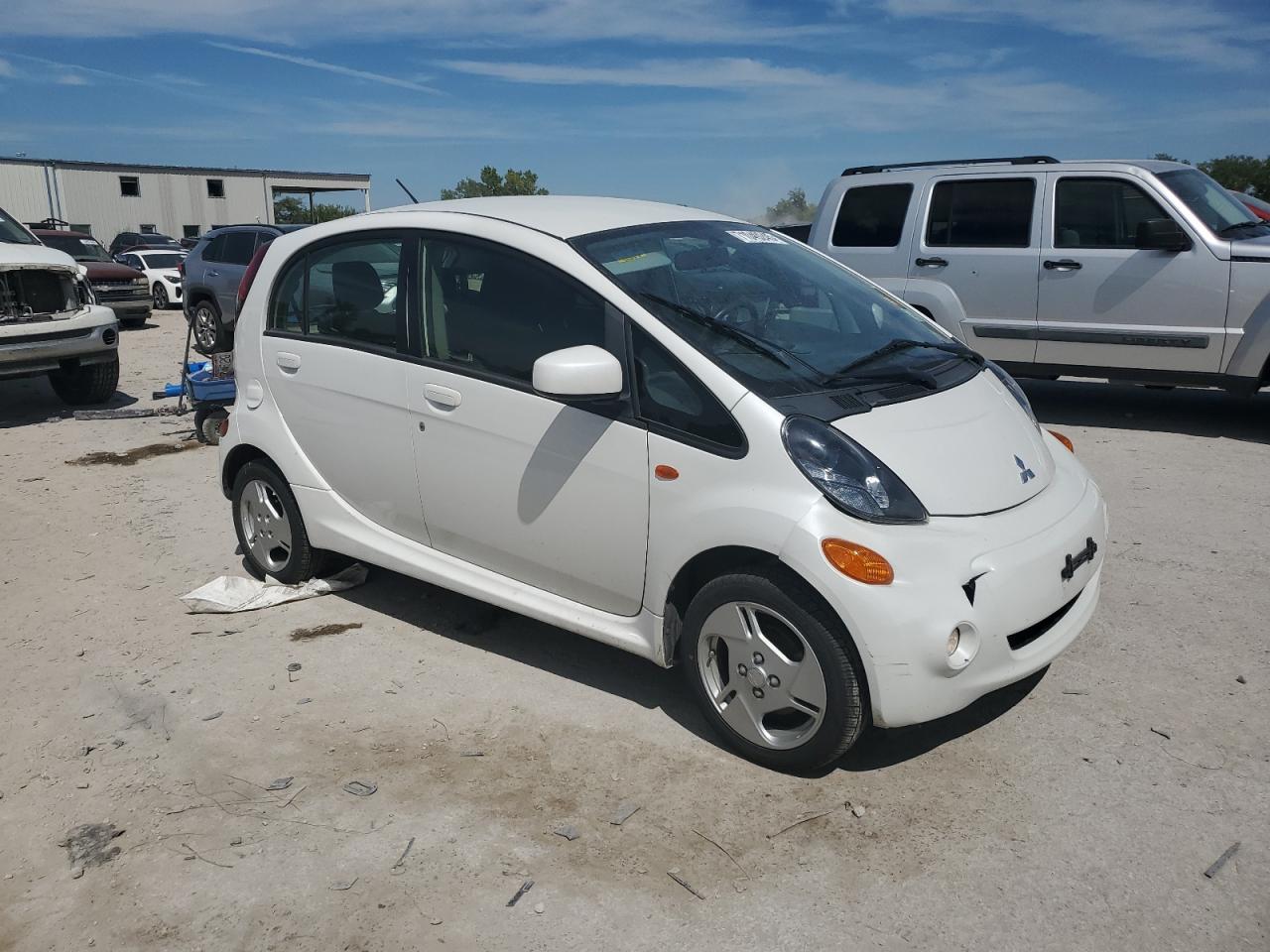 2014 Mitsubishi I Miev Es White vin: JA3215H47EU021727