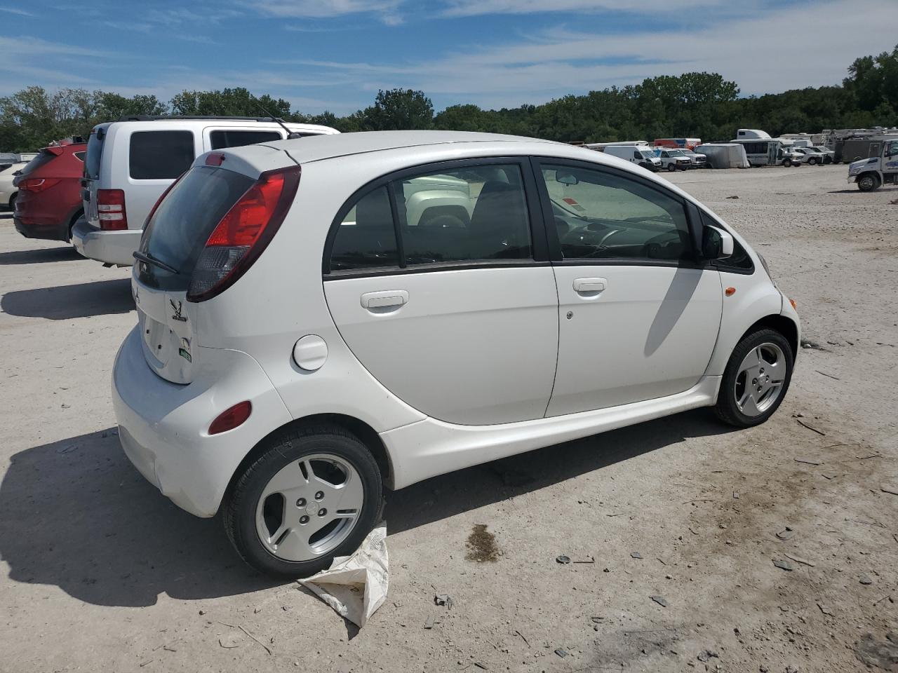 2014 Mitsubishi I Miev Es White vin: JA3215H47EU021727
