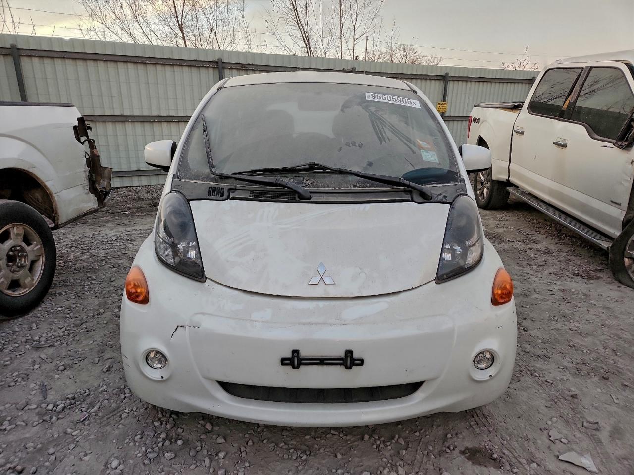 2014 Mitsubishi I Miev Es White vin: JA3215H47EU021727