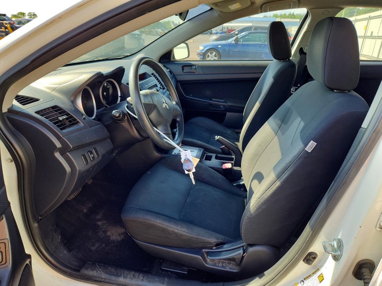 2010 Mitsubishi Lancer De White vin: JA32U1FU2AU018019