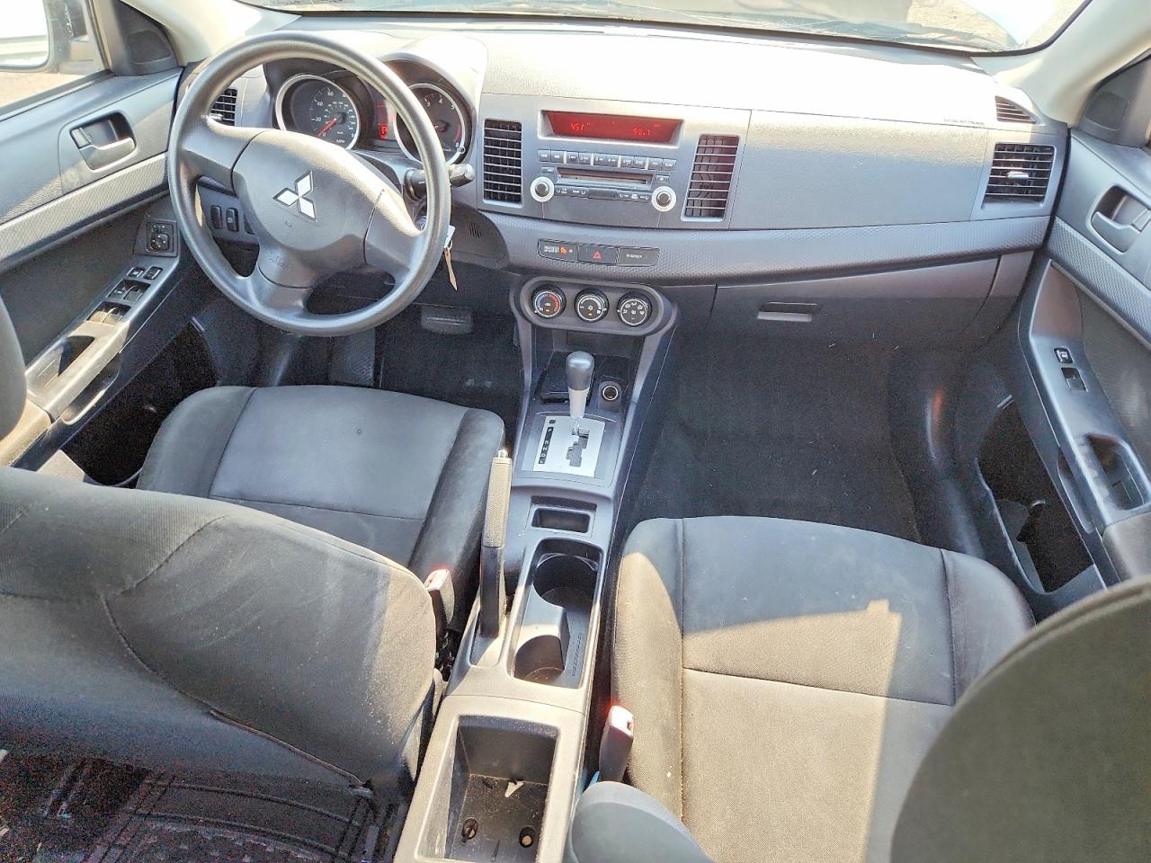 2010 Mitsubishi Lancer De White vin: JA32U1FU2AU018019