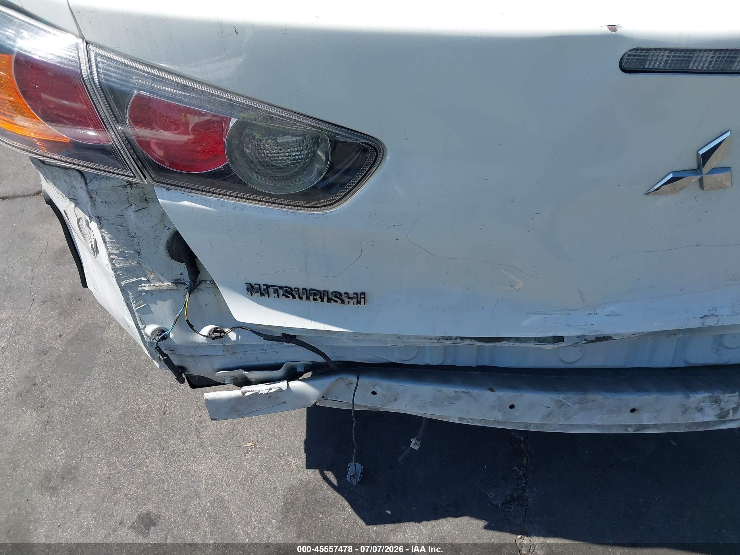 2015 Mitsubishi Lancer Es White vin: JA32U2FU0FU015231