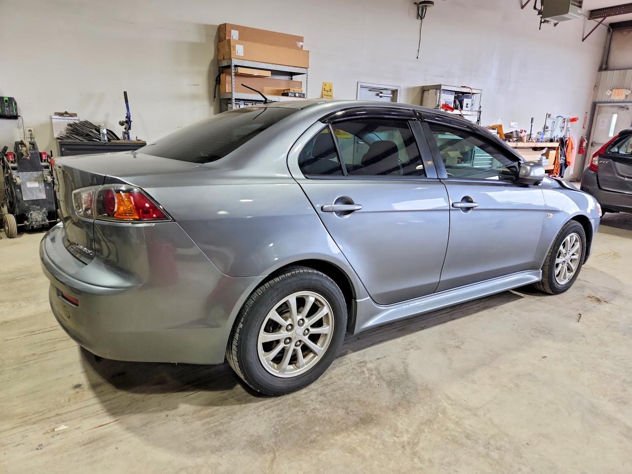 2014 Mitsubishi Lancer Es/es Sport Silver vin: JA32U2FU4EU009477