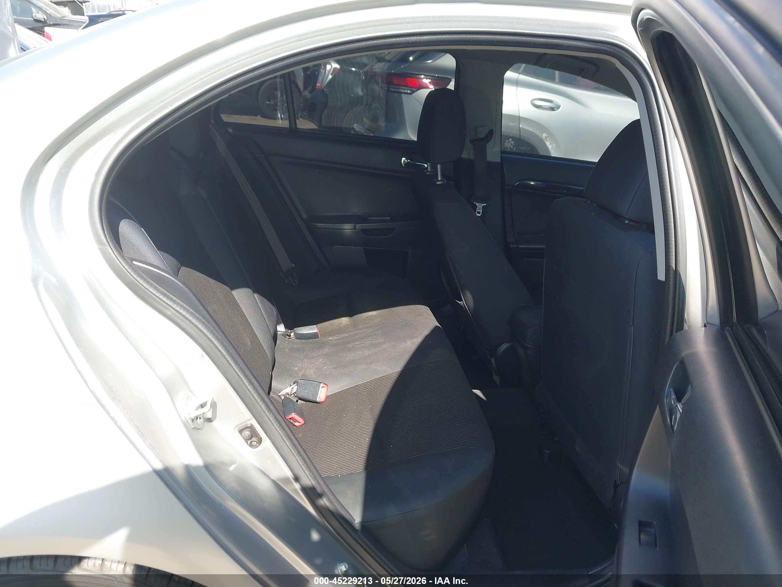 2016 Mitsubishi Lancer Es Silver vin: JA32U2FU7GU007841