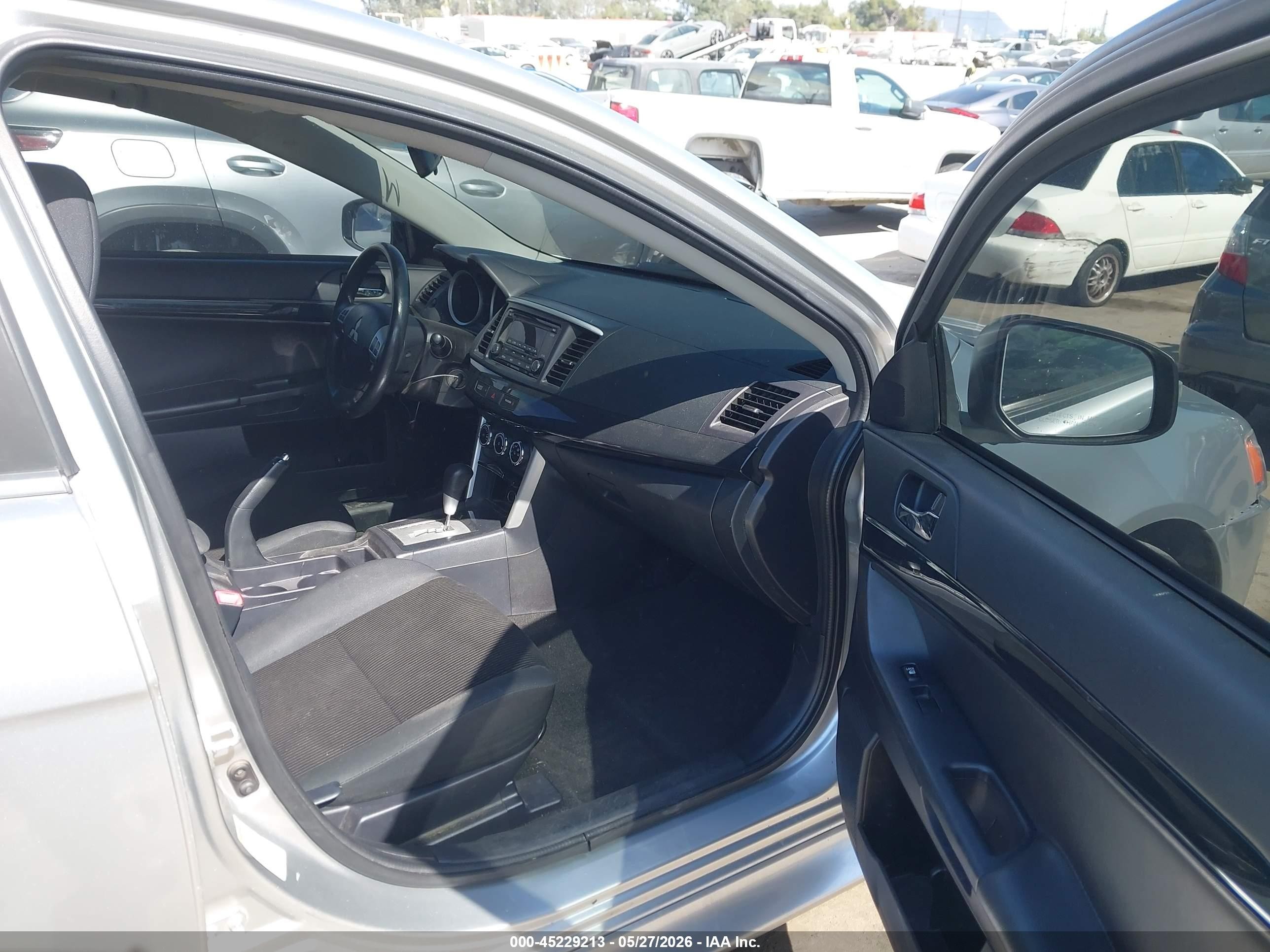 2016 Mitsubishi Lancer Es Silver vin: JA32U2FU7GU007841