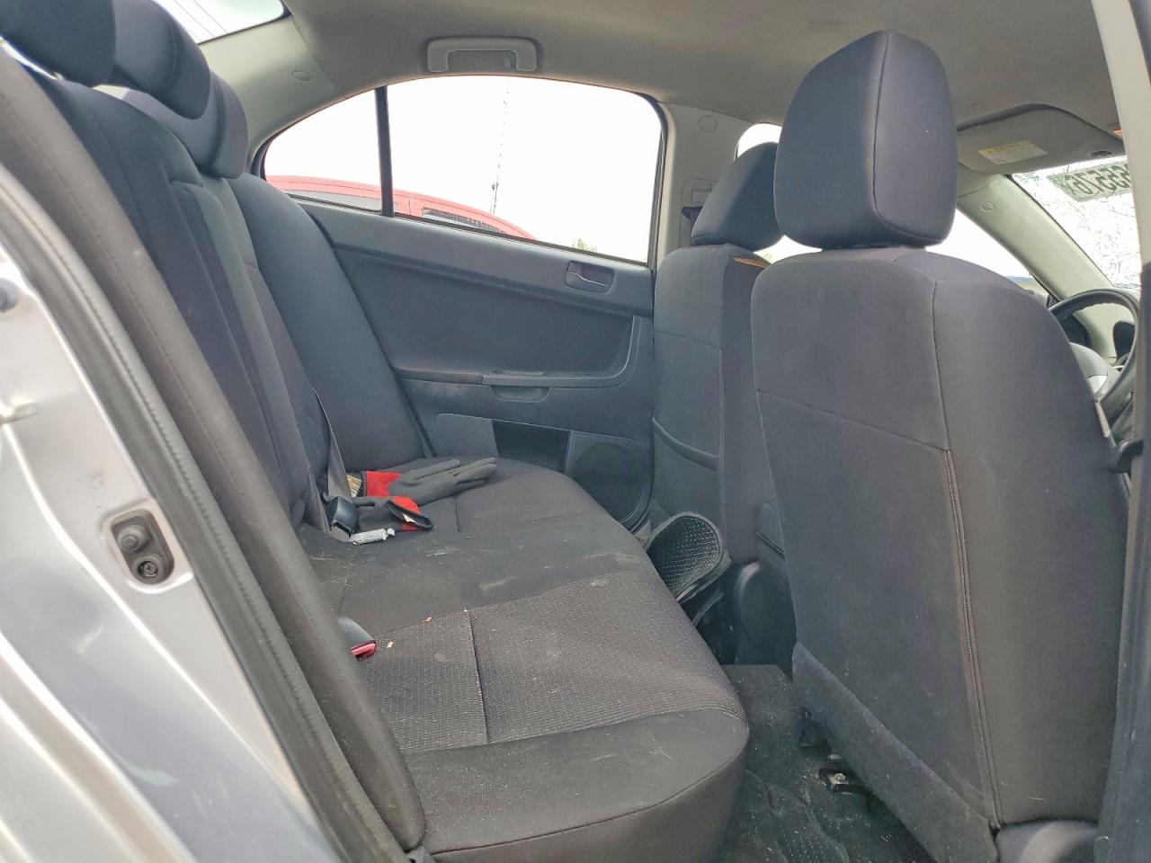 2011 Mitsubishi Lancer Silver vin: JA32U2FU8BU004410