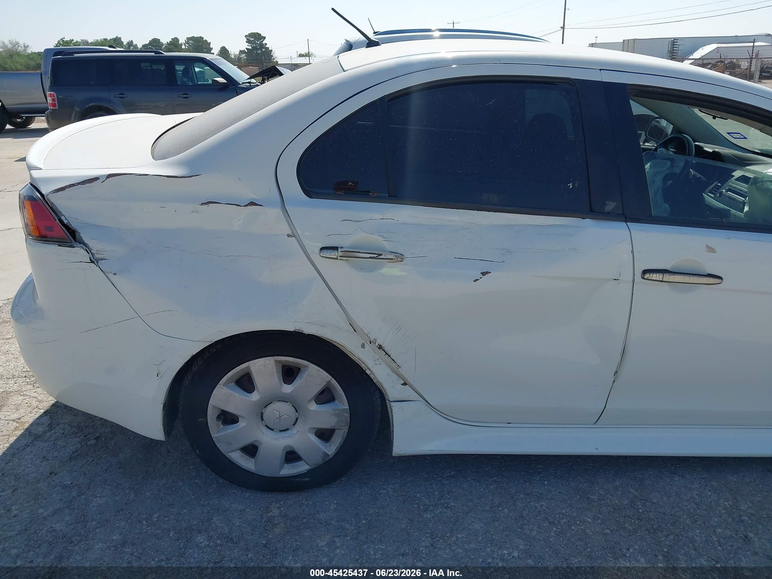 2011 Mitsubishi Lancer Es White vin: JA32U2FUXBU038588