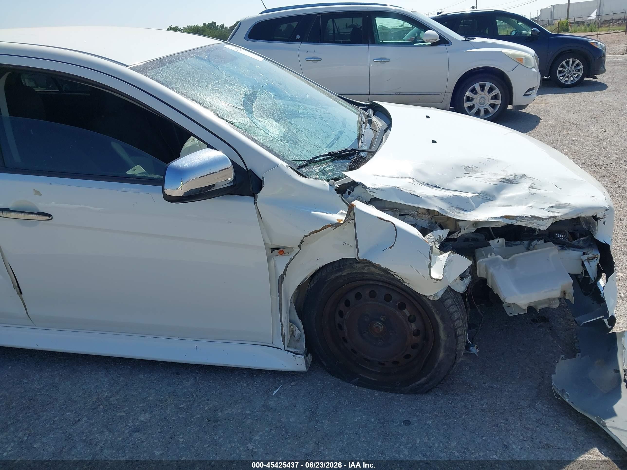 2011 Mitsubishi Lancer Es White vin: JA32U2FUXBU038588