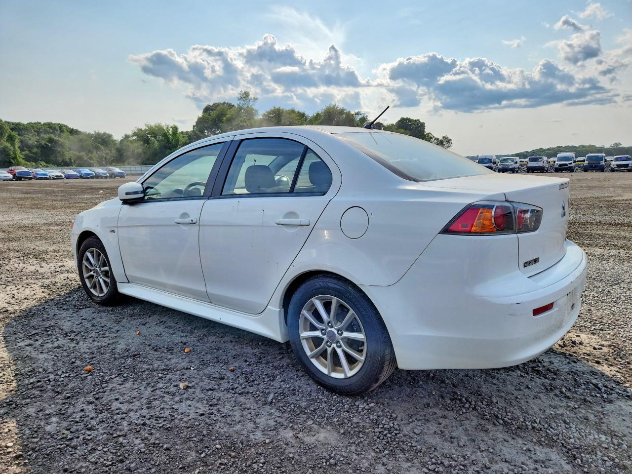 2015 Mitsubishi Lancer Es White vin: JA32U2FUXFU002311