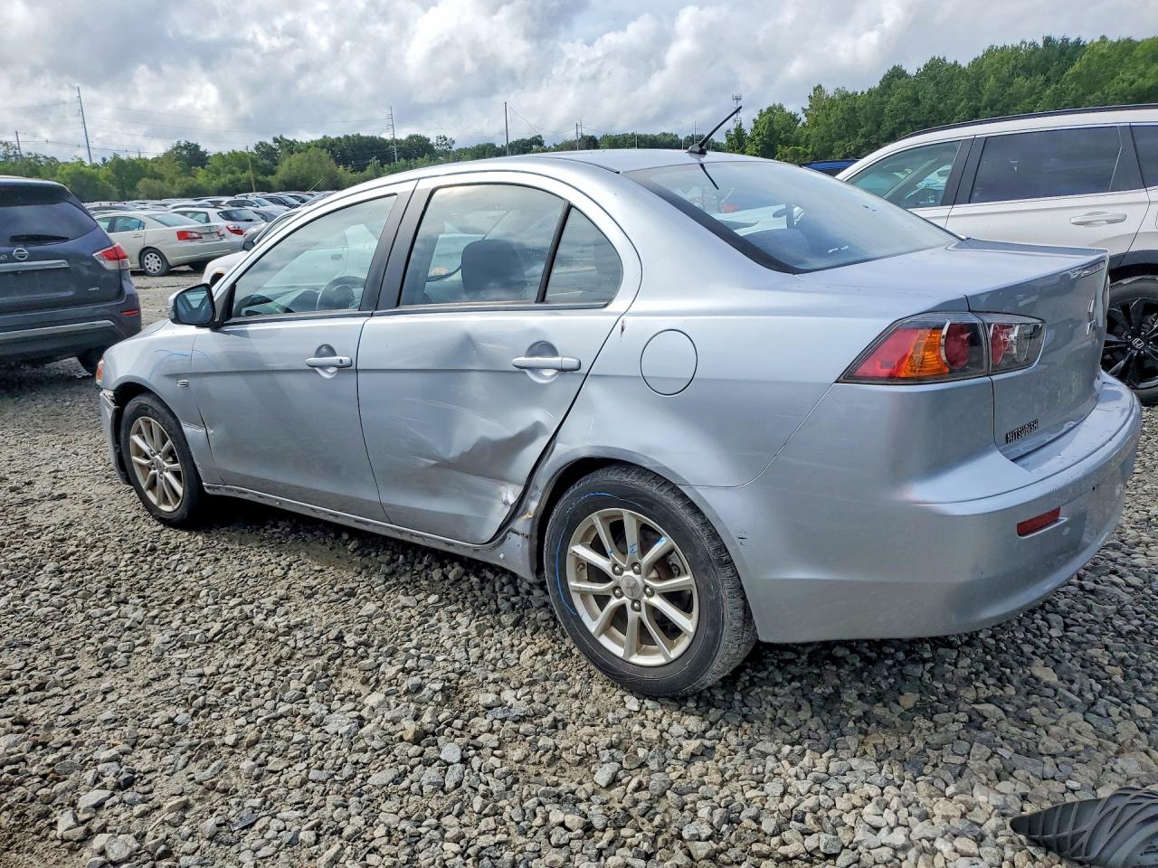 2015 Mitsubishi Lancer Es Серебряный vin: JA32U2FUXFU018749