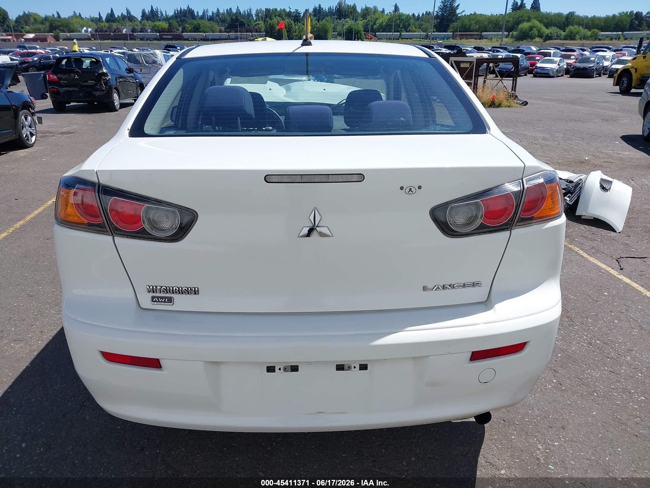 2013 Mitsubishi Lancer Se White vin: JA32V2FWXDU004846