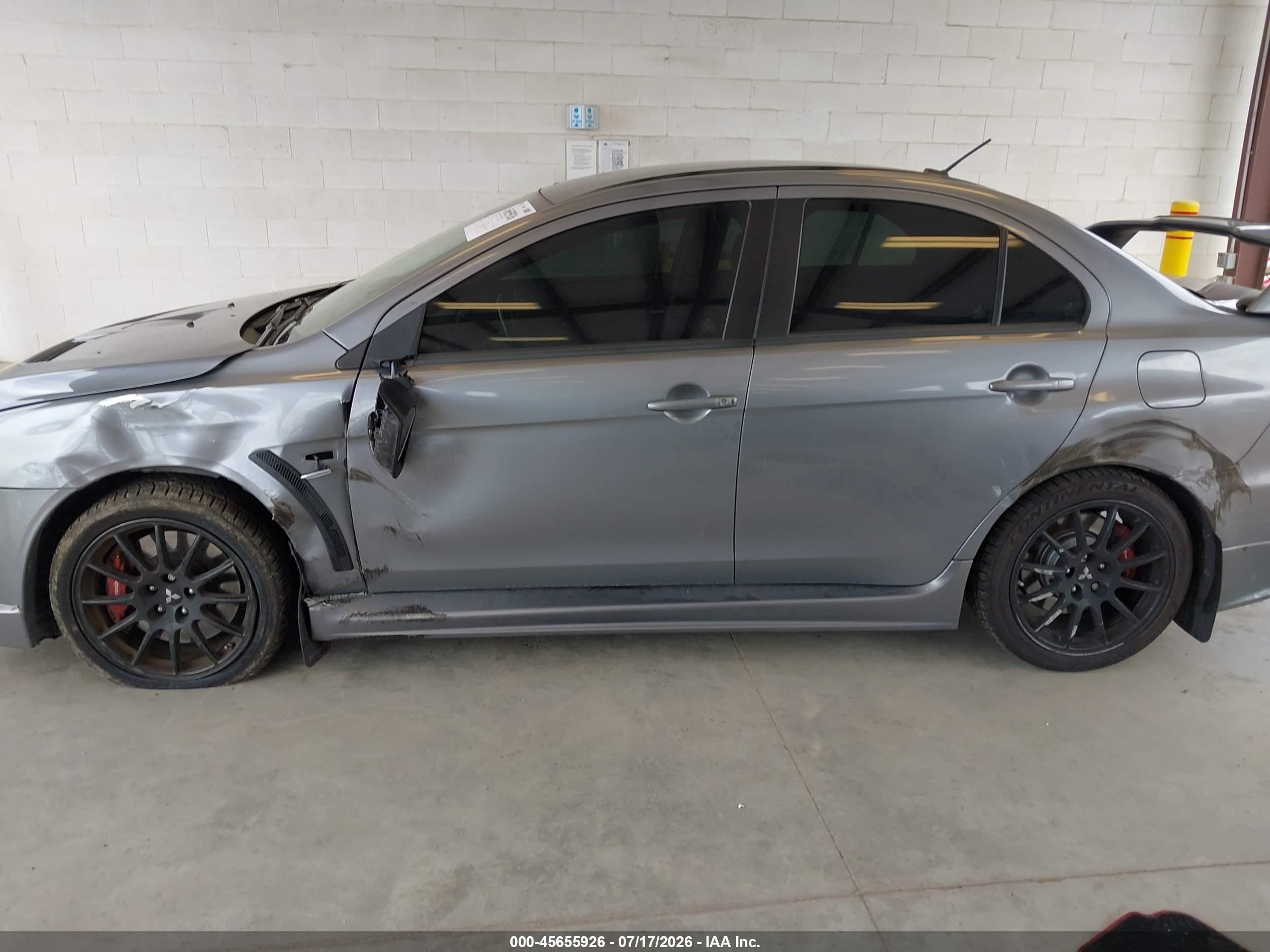 2015 Mitsubishi Lancer Evolution Final Edition Silver vin: JA32W7FV2FU027560