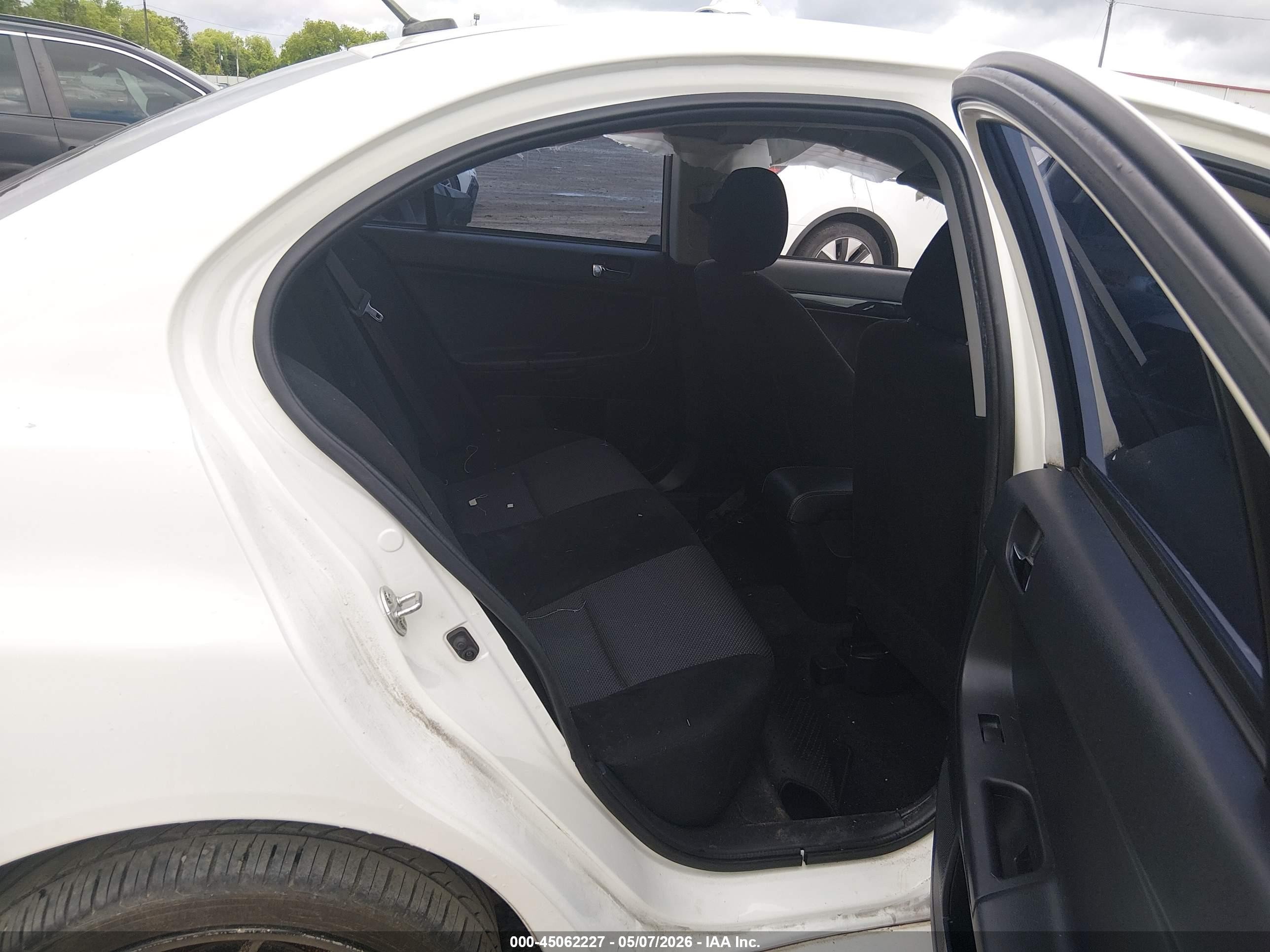 2015 Mitsubishi Lancer Evolution Gsr White vin: JA32W8FV1FU020766