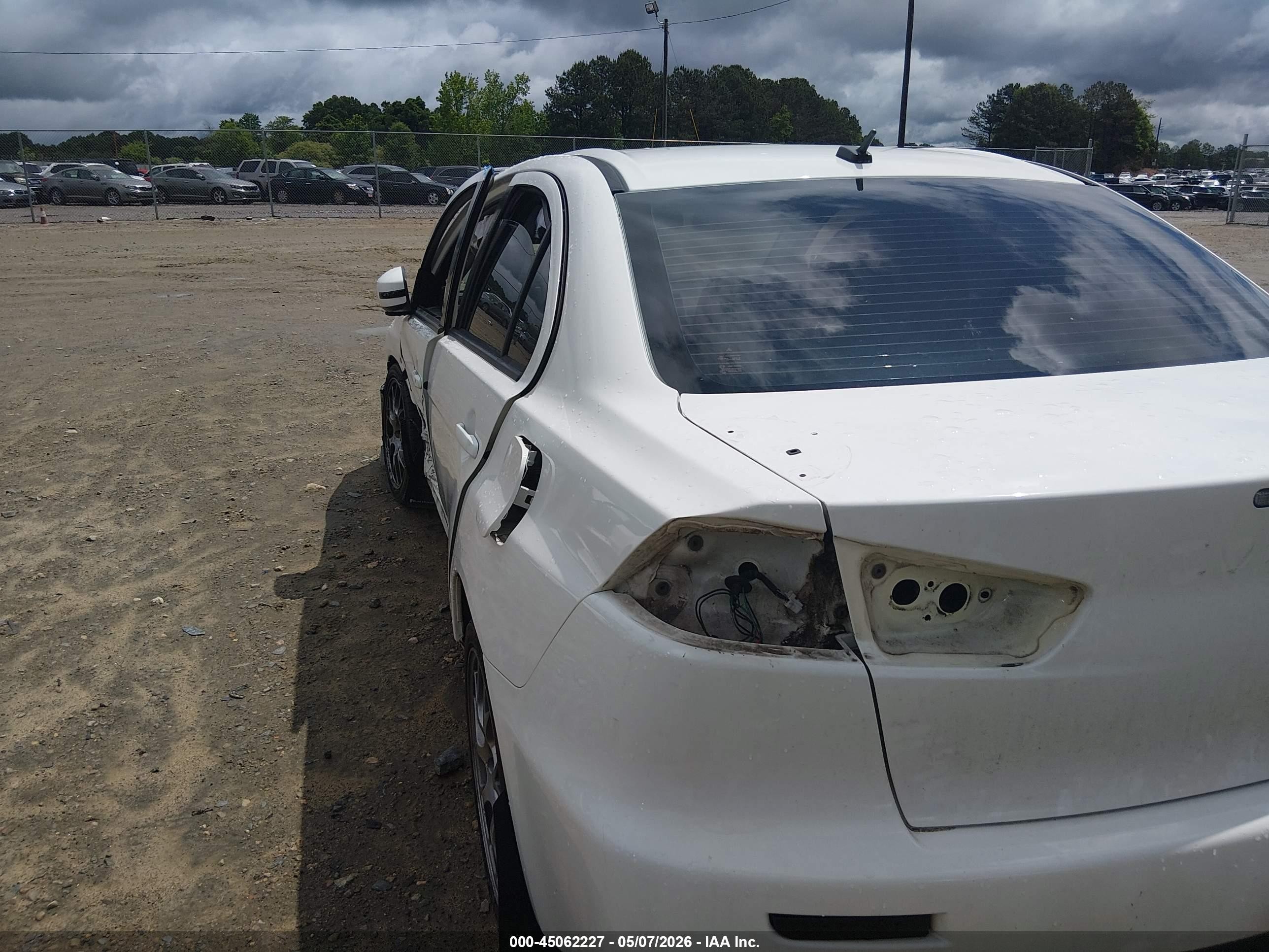 2015 Mitsubishi Lancer Evolution Gsr White vin: JA32W8FV1FU020766