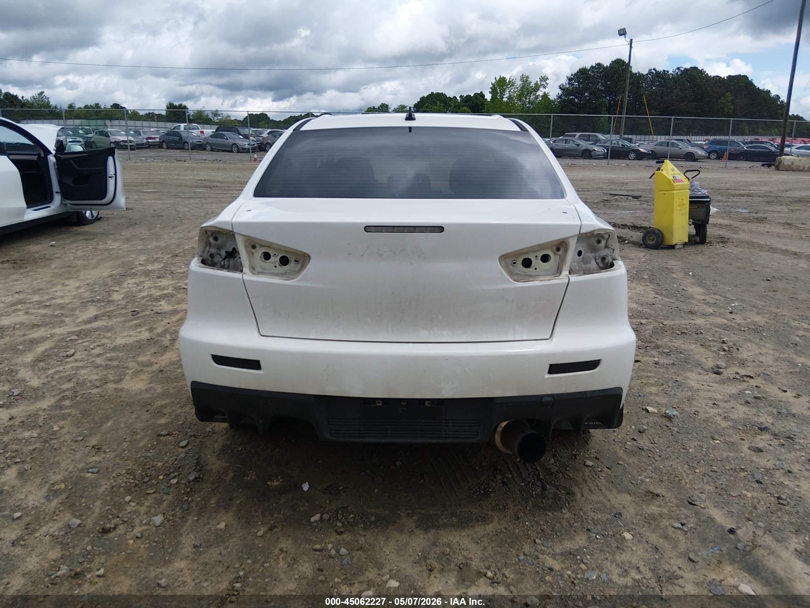 2015 Mitsubishi Lancer Evolution Gsr White vin: JA32W8FV1FU020766