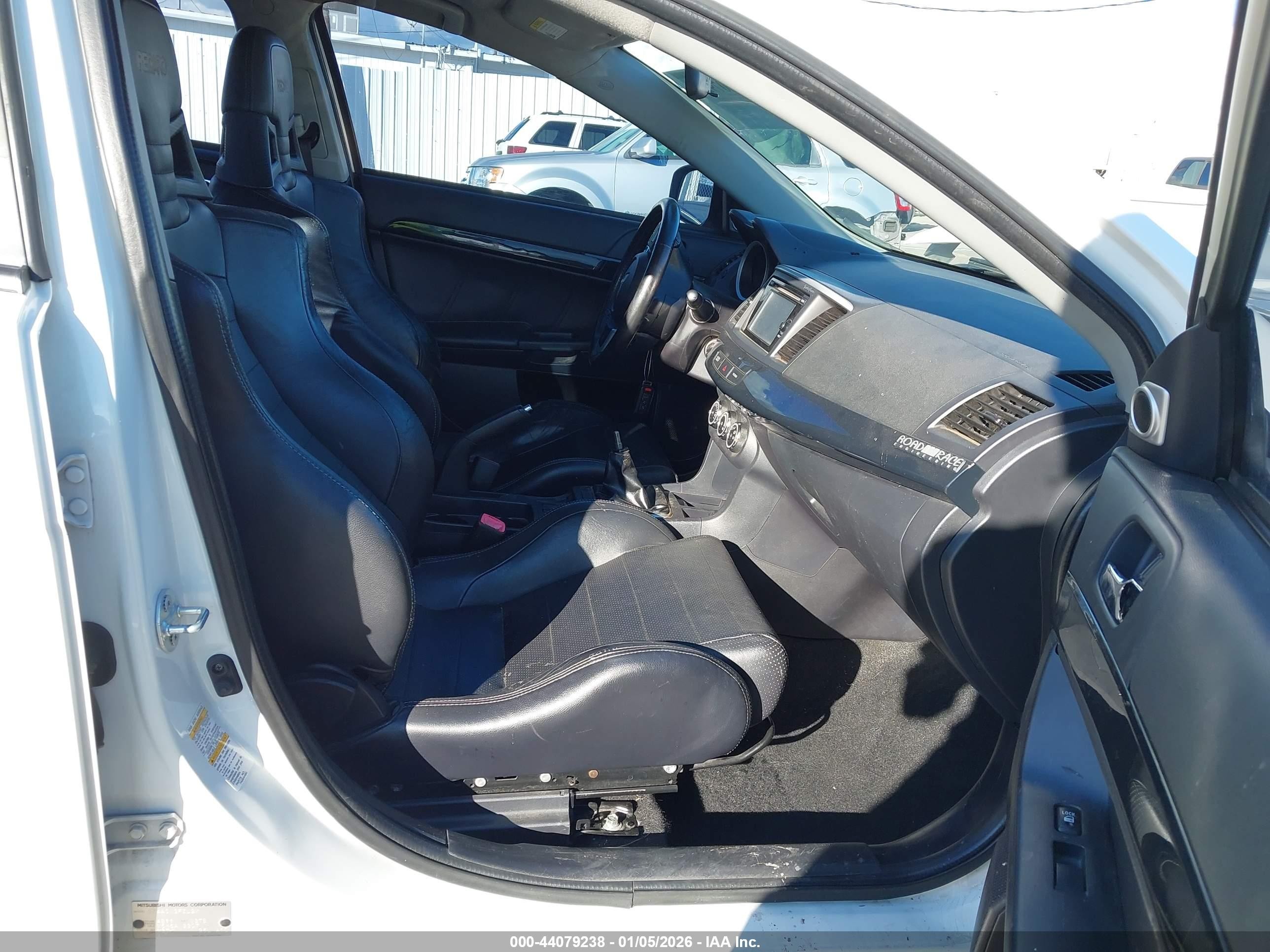 2015 Mitsubishi Lancer Evolution Gsr White vin: JA32W8FV2FU018220