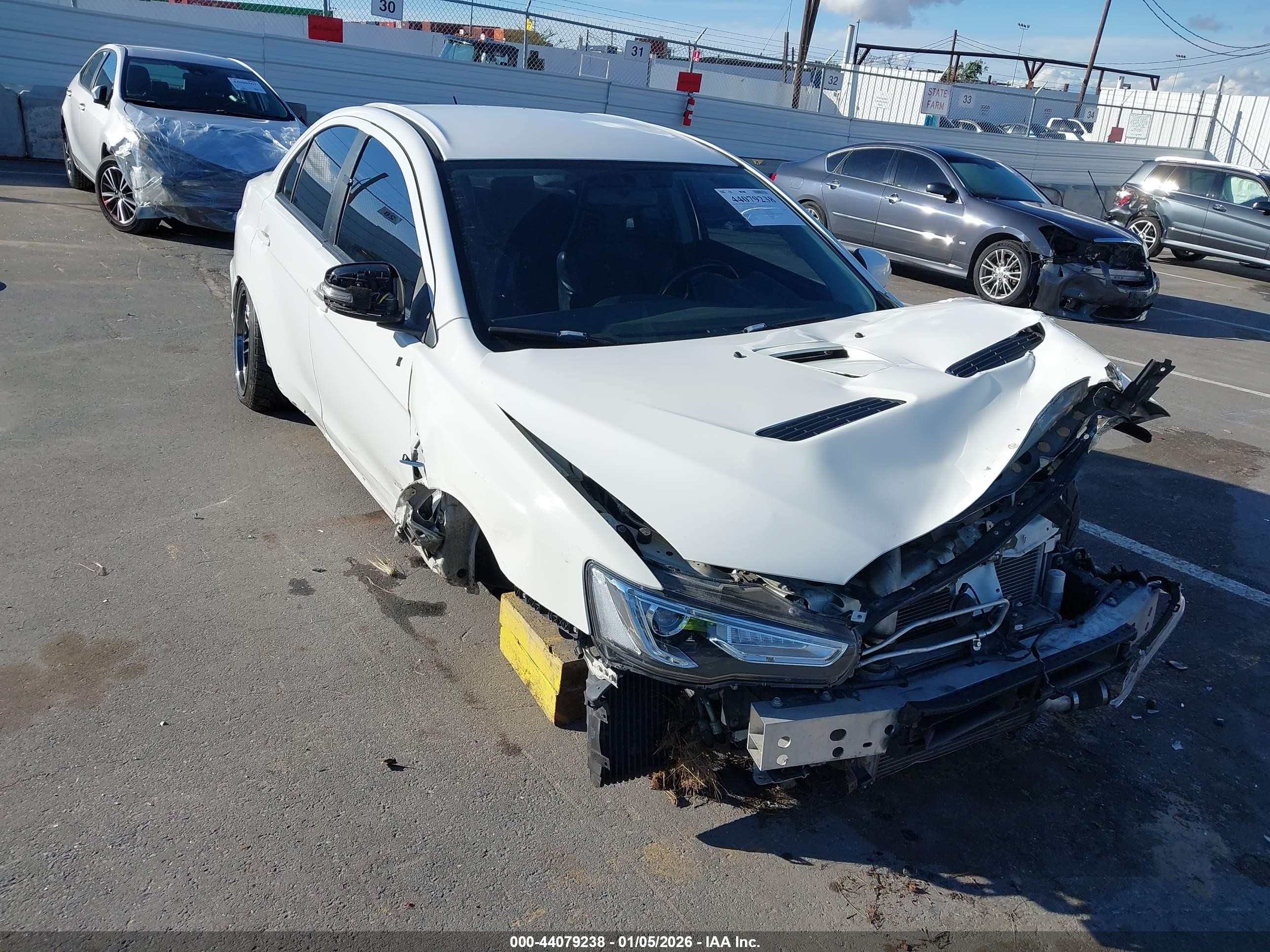 2015 Mitsubishi Lancer Evolution Gsr White vin: JA32W8FV2FU018220